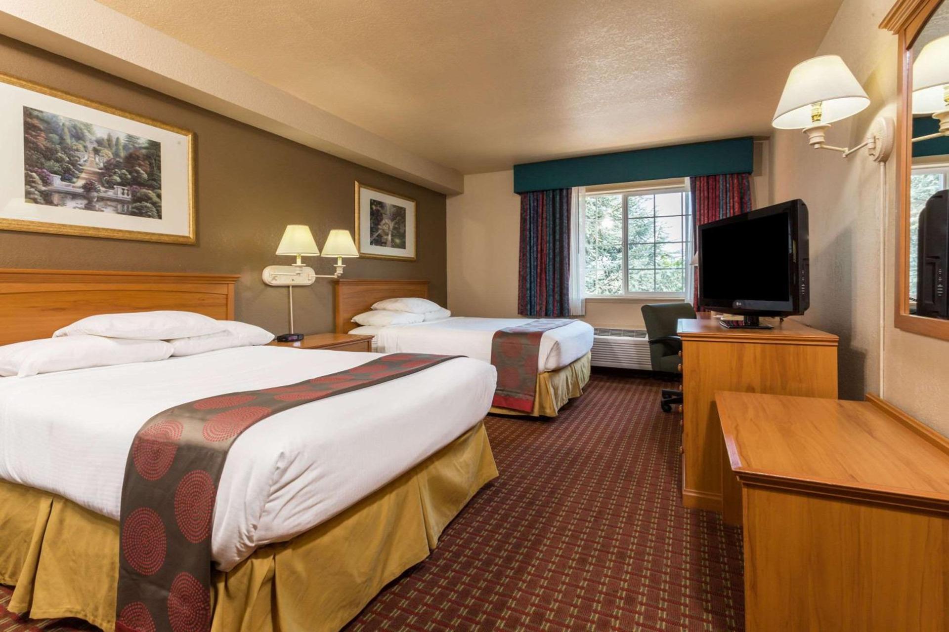 Ramada by Wyndham Portland photo 4