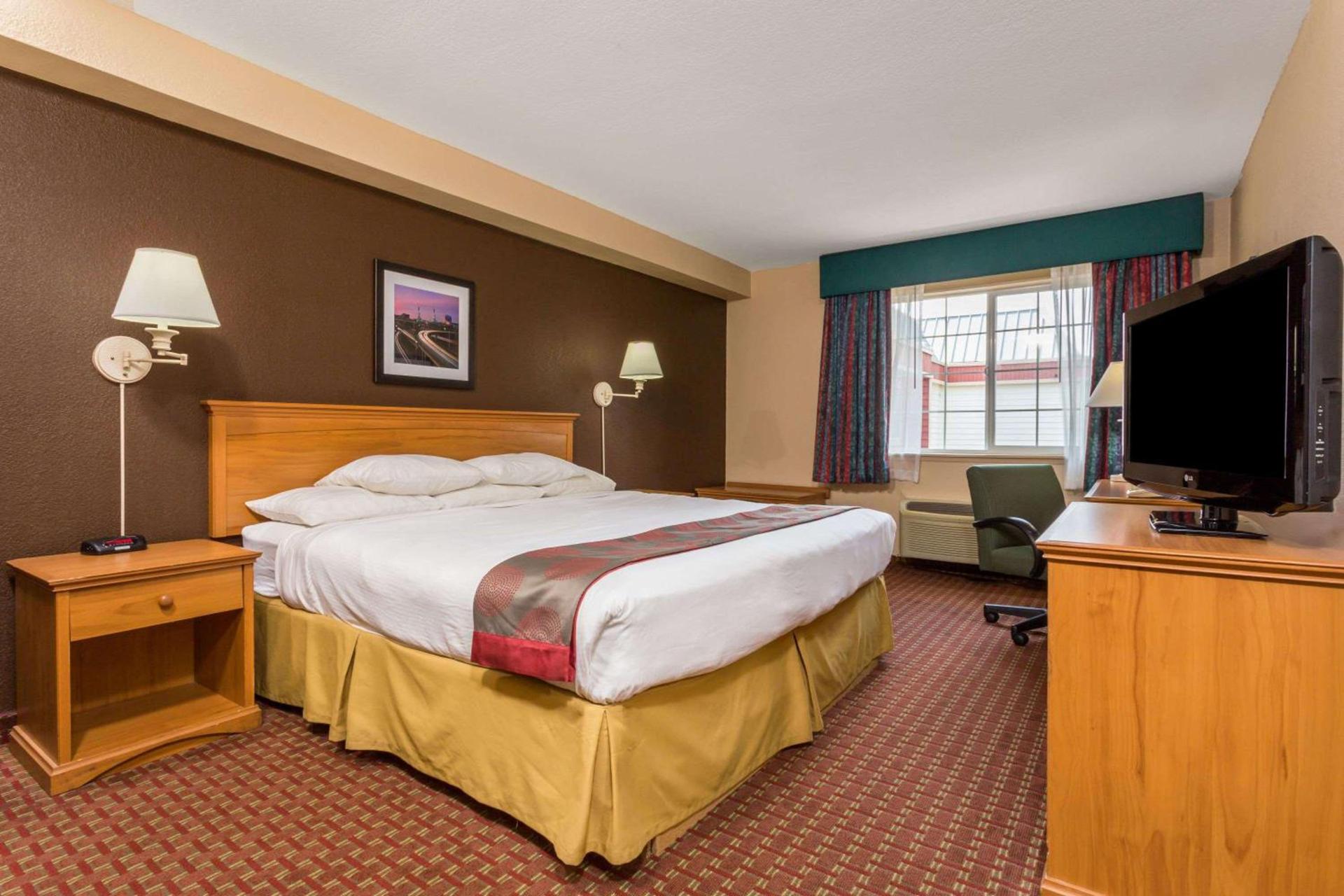 Ramada by Wyndham Portland photo 6