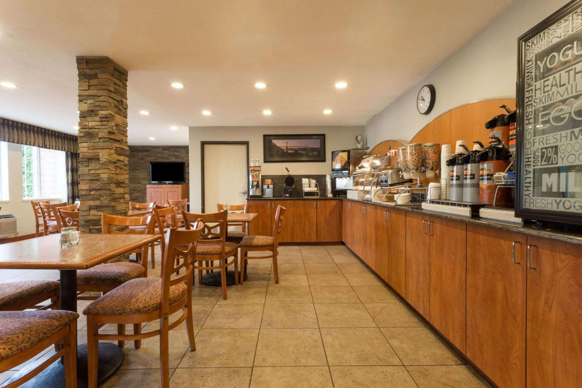 Ramada by Wyndham Portland photo 14