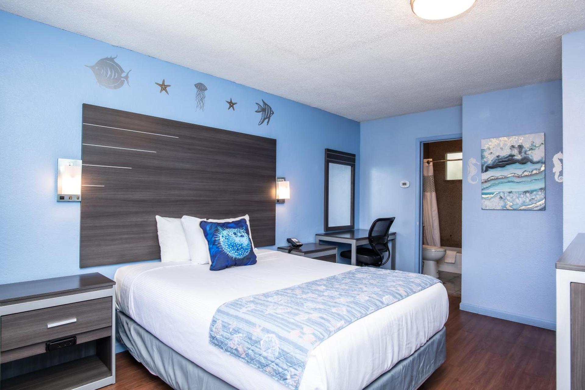 Aqua Breeze Inn photo 76