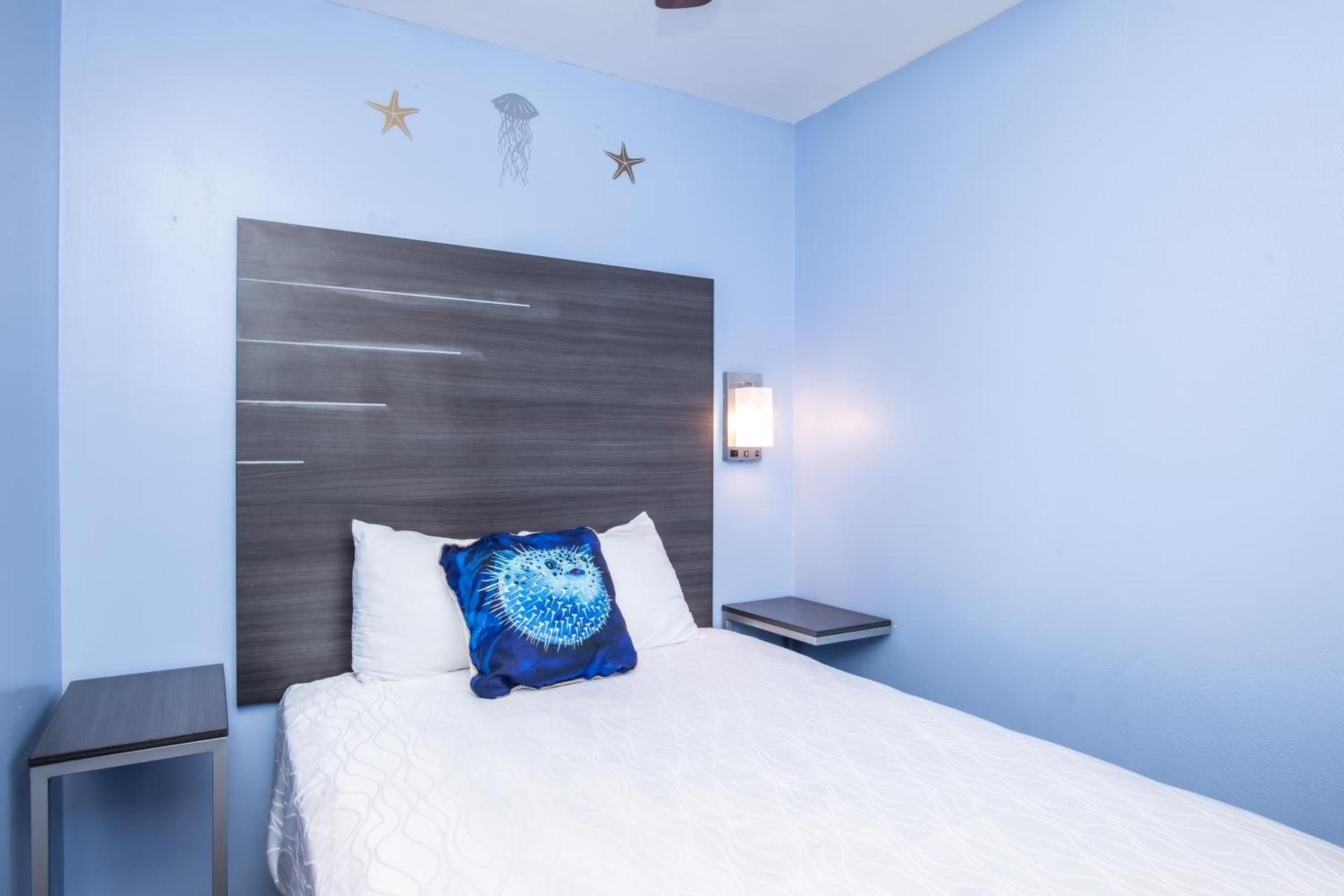 Aqua Breeze Inn photo 31