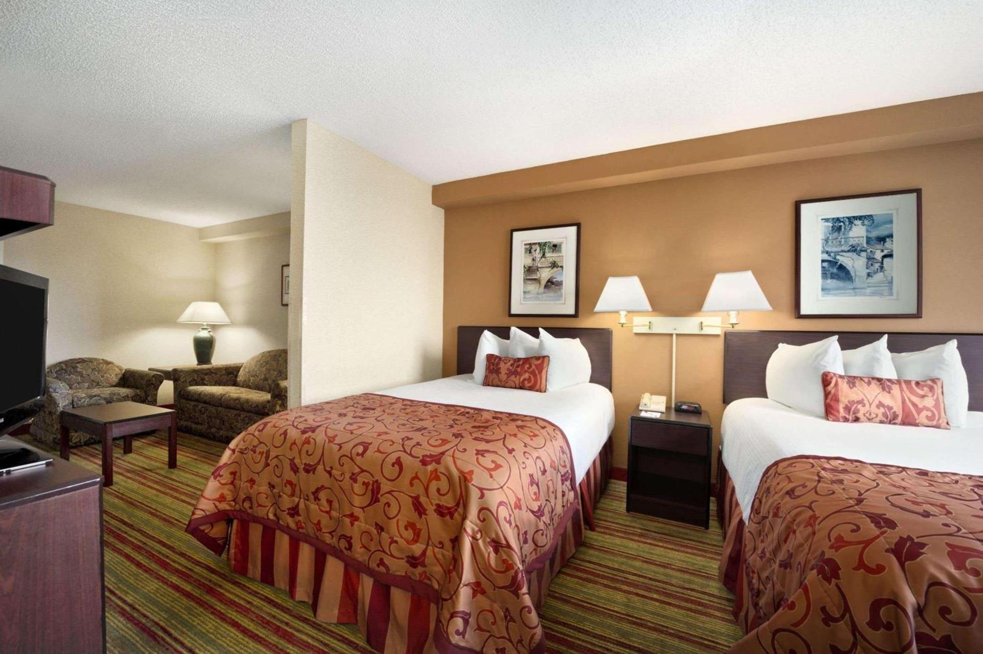 Ramada by Wyndham Suites Orlando Airport- Free Airport Shuttle photo 50