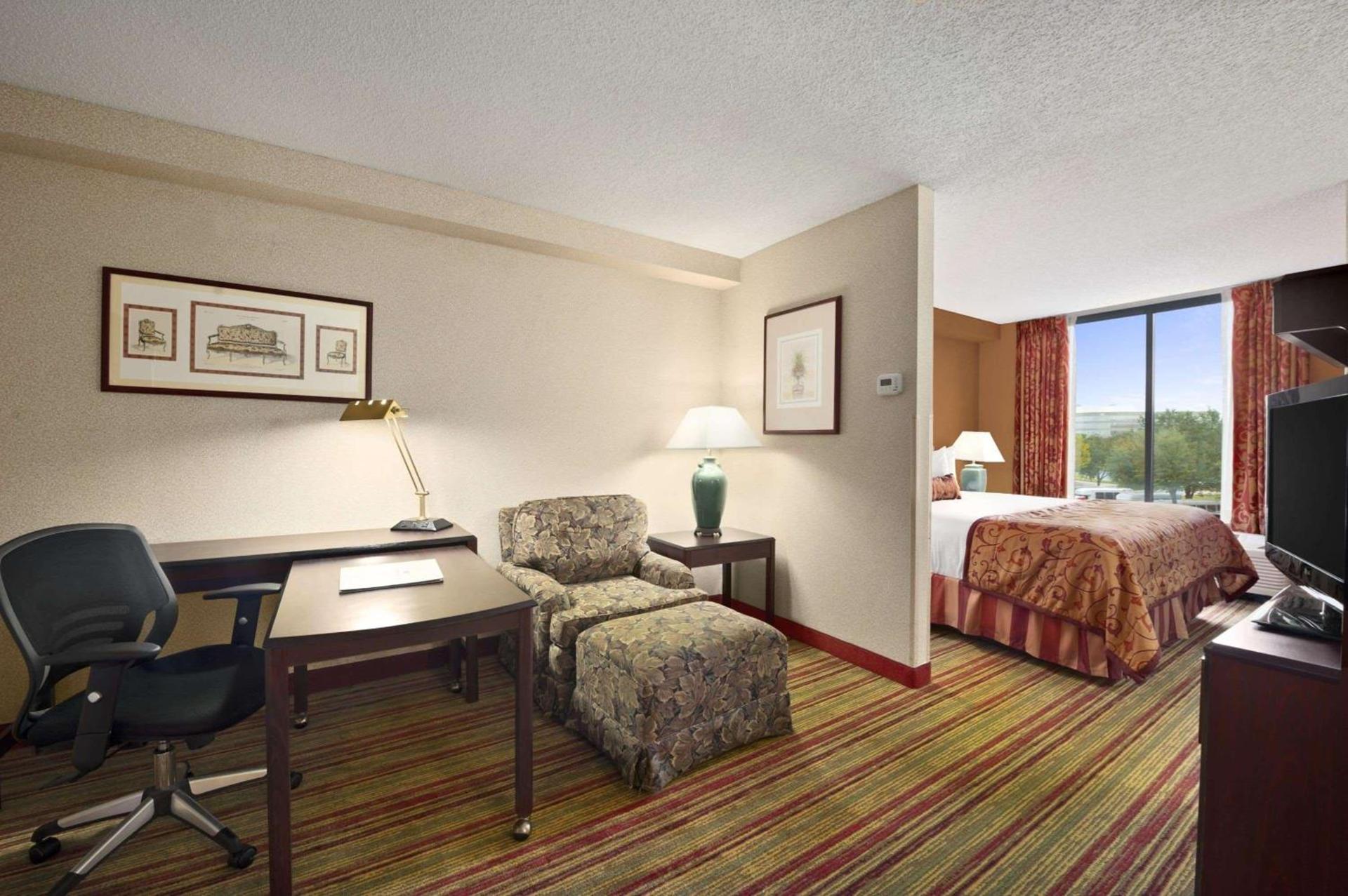 Ramada by Wyndham Suites Orlando Airport- Free Airport Shuttle photo 51