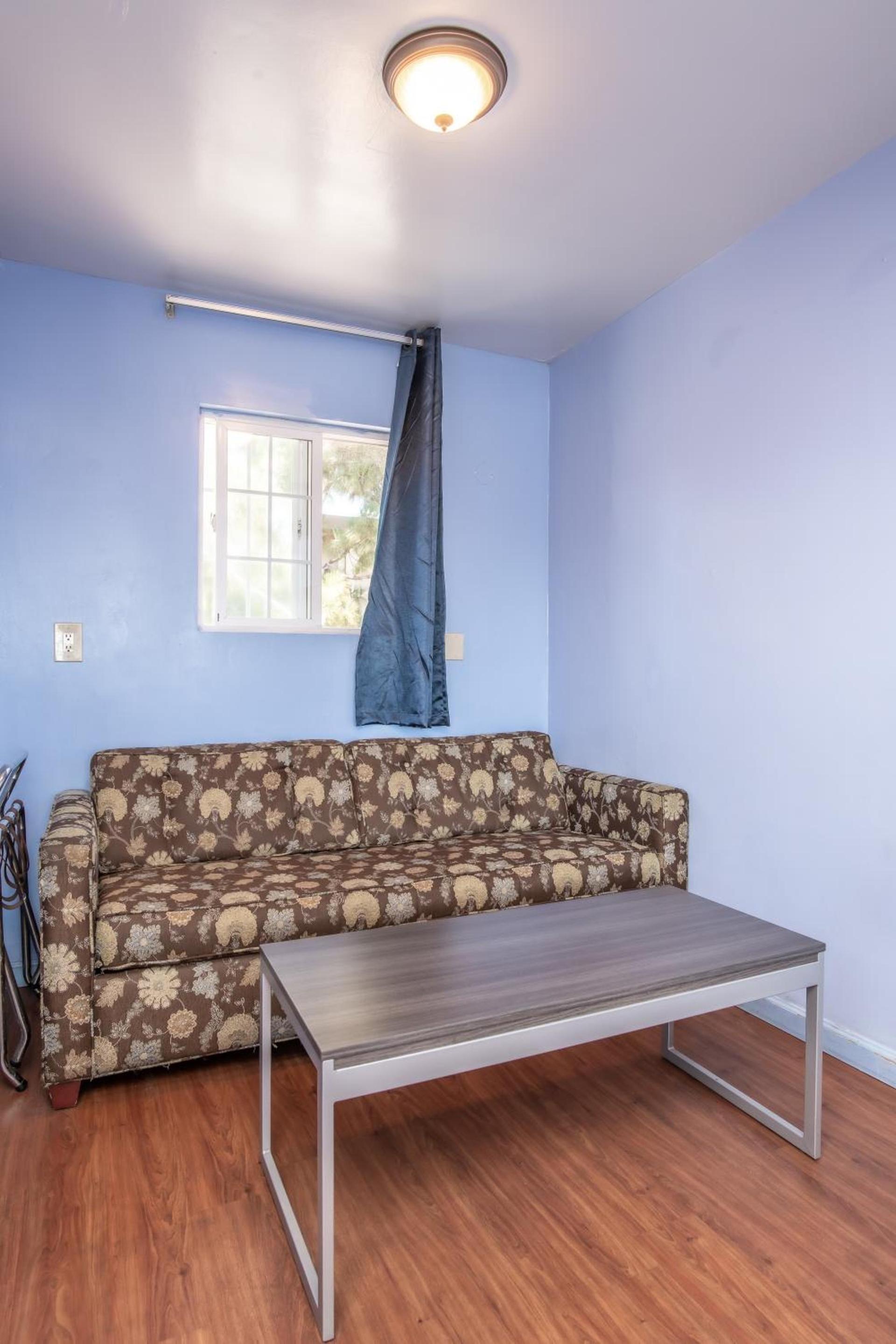 Aqua Breeze Inn photo 50
