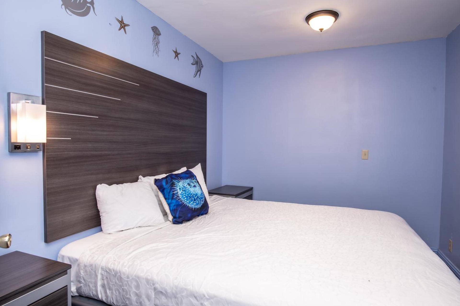 Aqua Breeze Inn photo 56