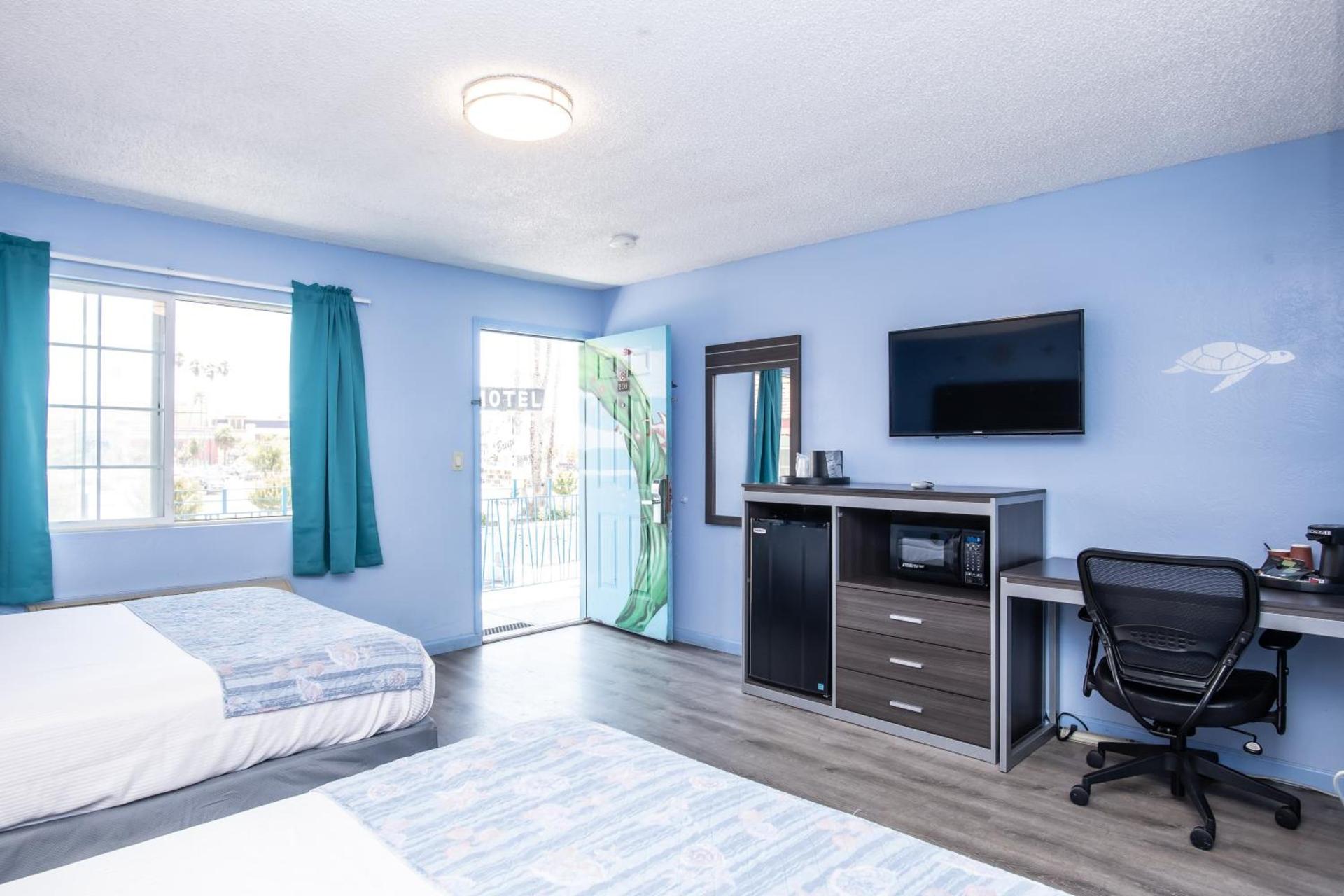 Aqua Breeze Inn photo 58