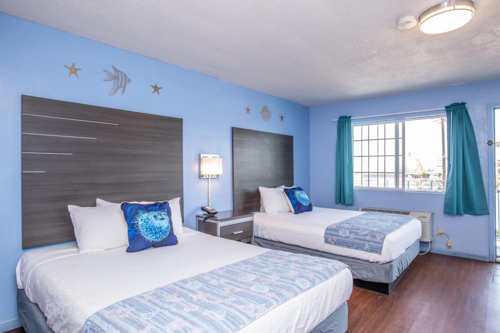 Aqua Breeze Inn photo 57
