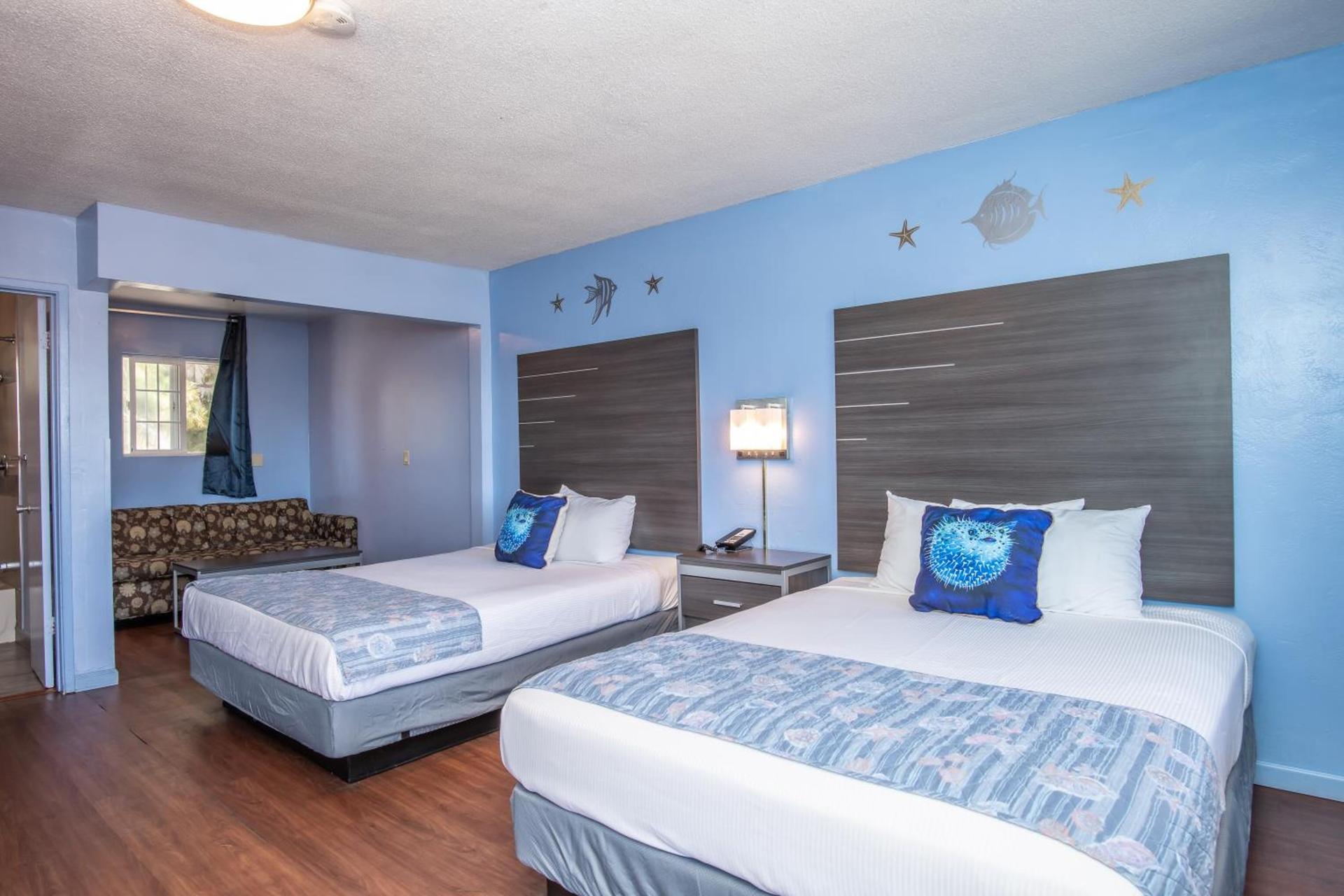 Aqua Breeze Inn photo 47