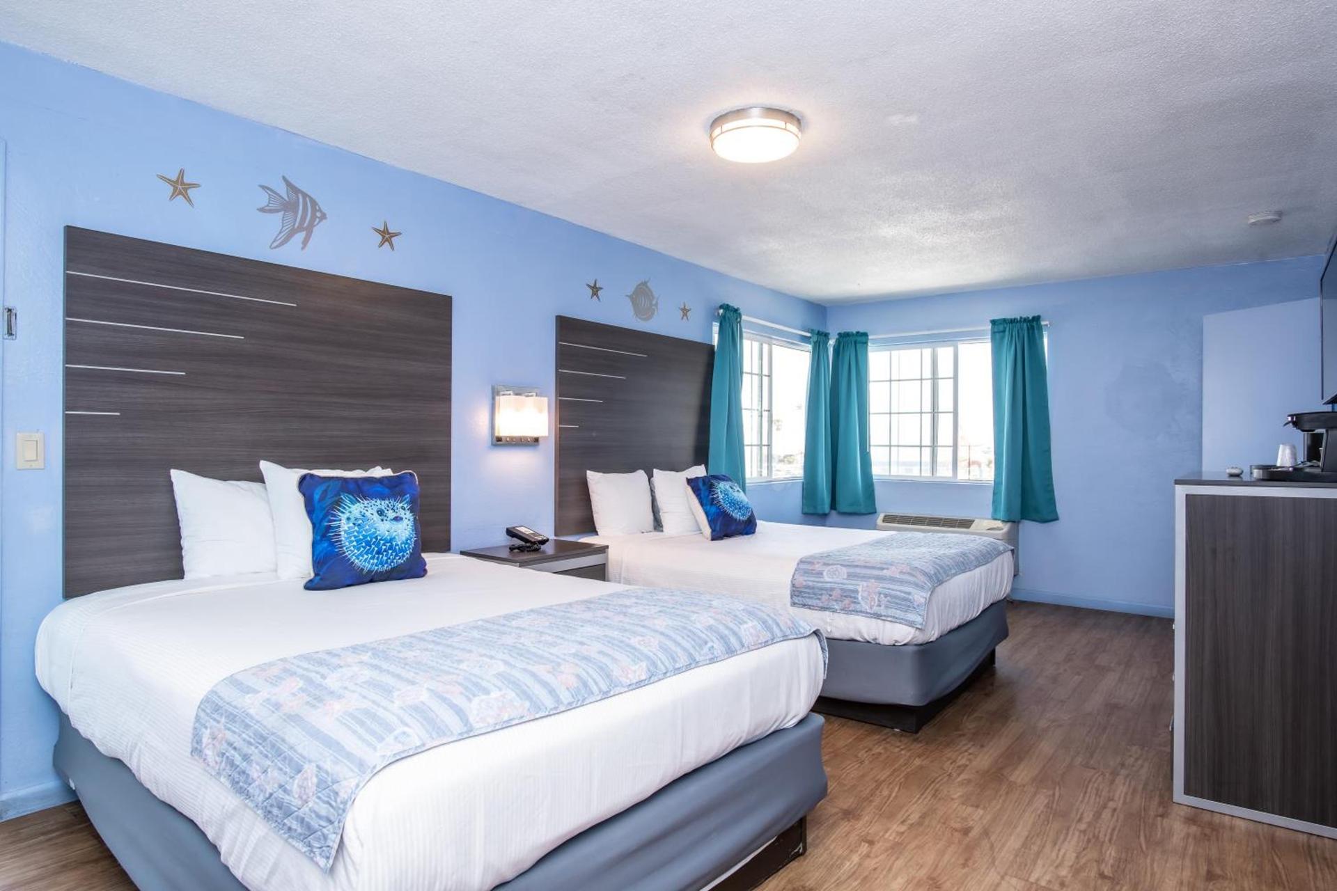 Aqua Breeze Inn photo 46