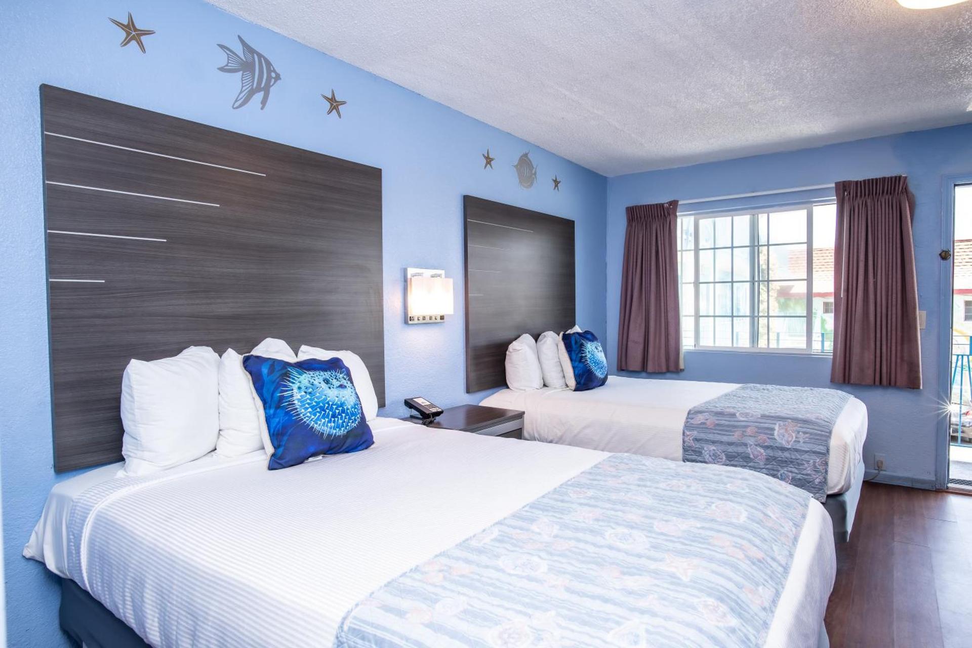 Aqua Breeze Inn photo 30