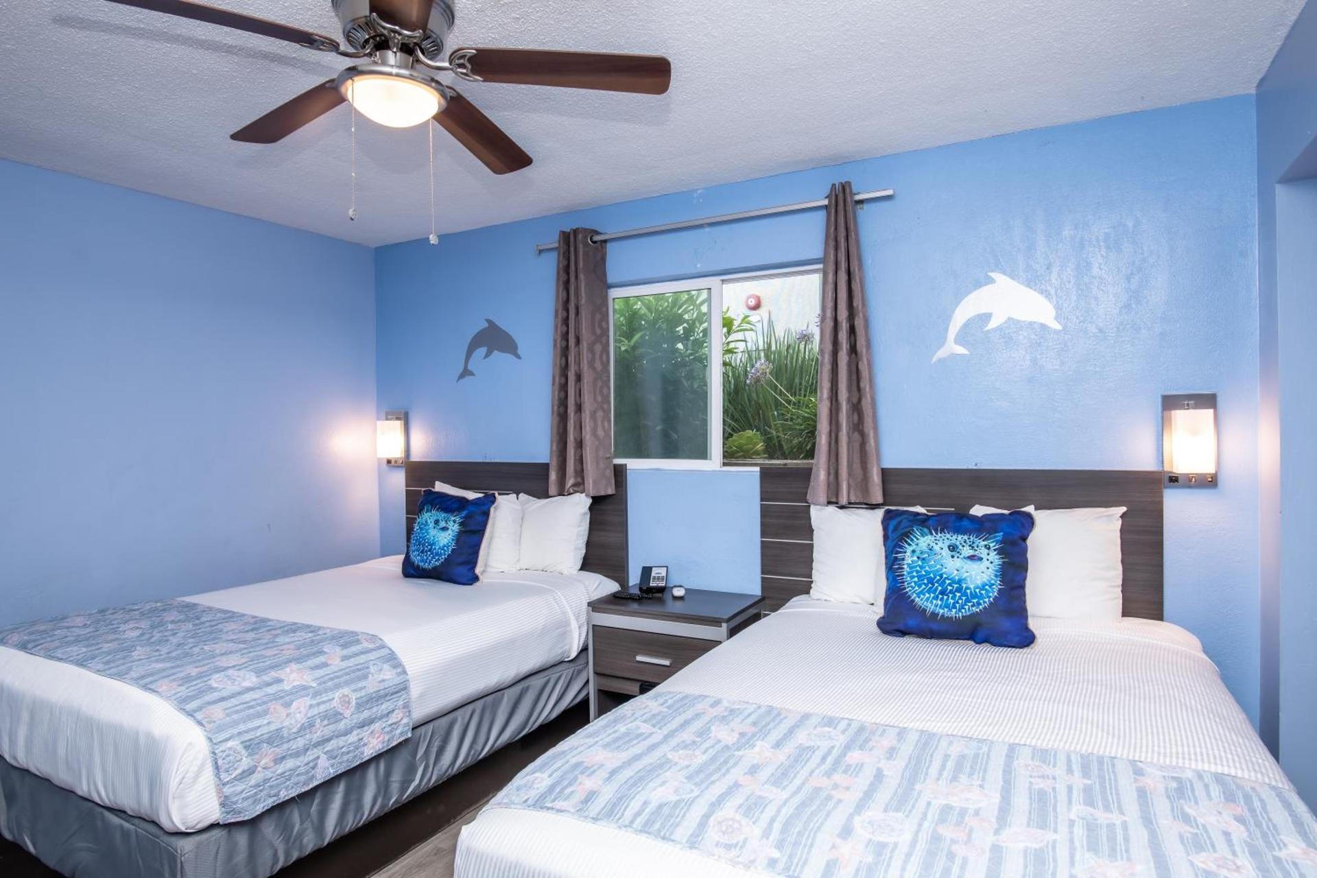 Aqua Breeze Inn photo 23