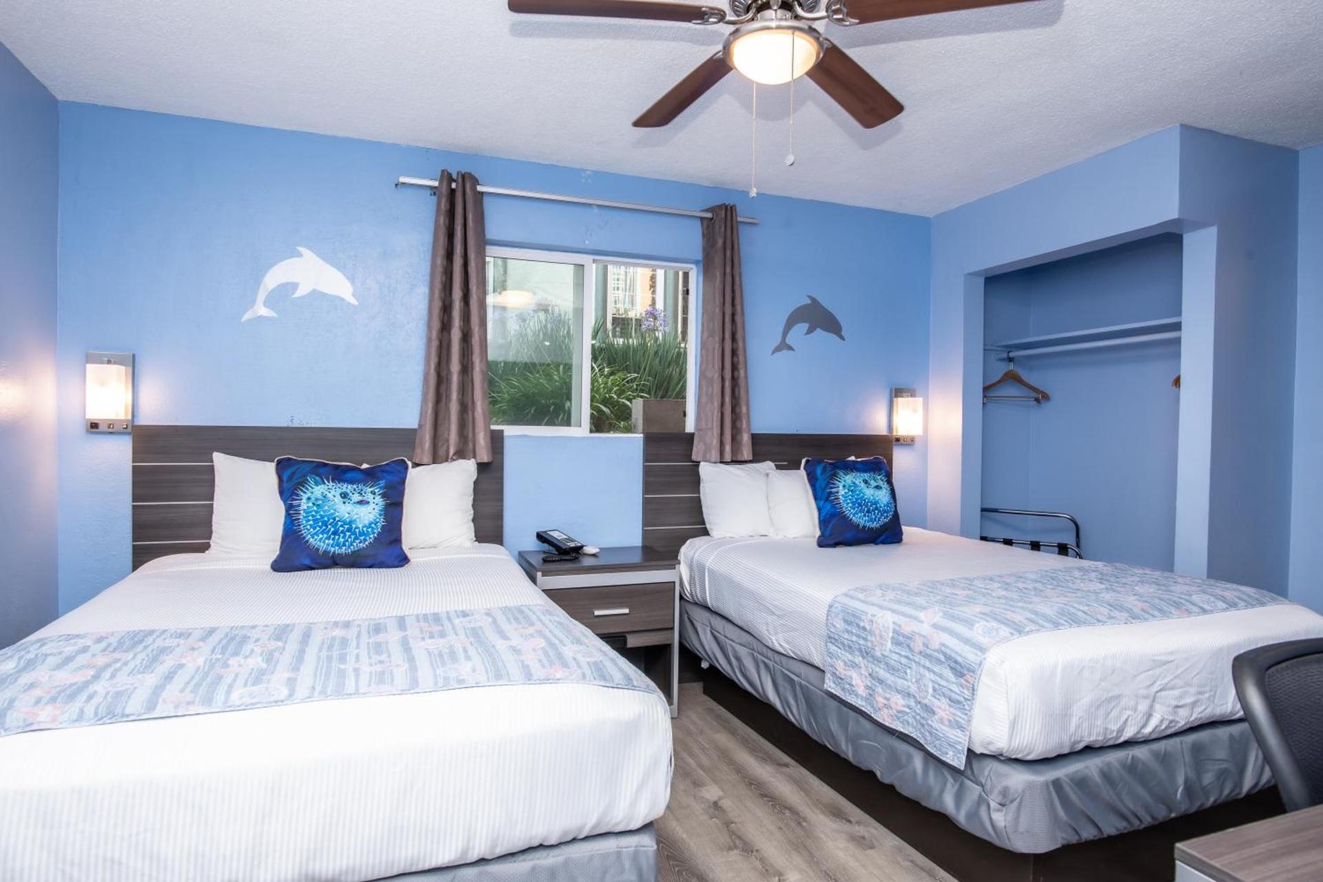 Aqua Breeze Inn photo 27