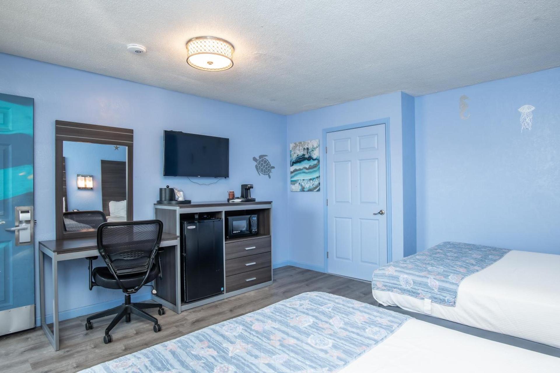 Aqua Breeze Inn photo 15