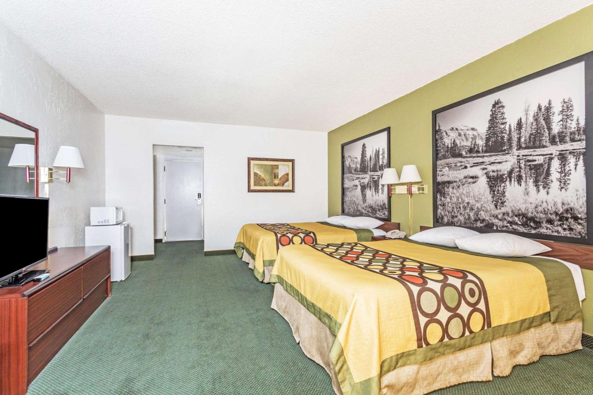 Super 8 by Wyndham Wendover photo 4