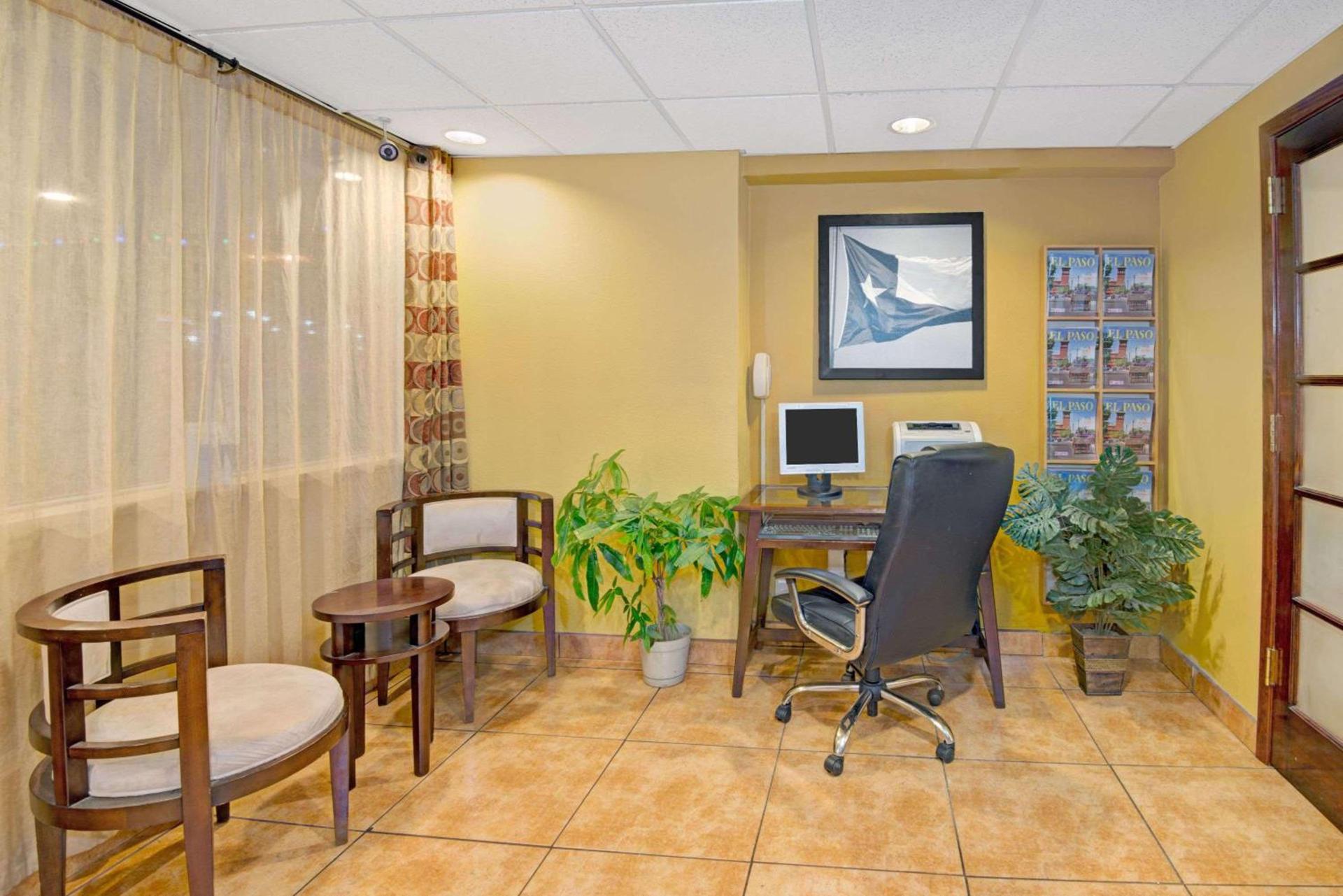 Super 8 by Wyndham El Paso Airport photo 7