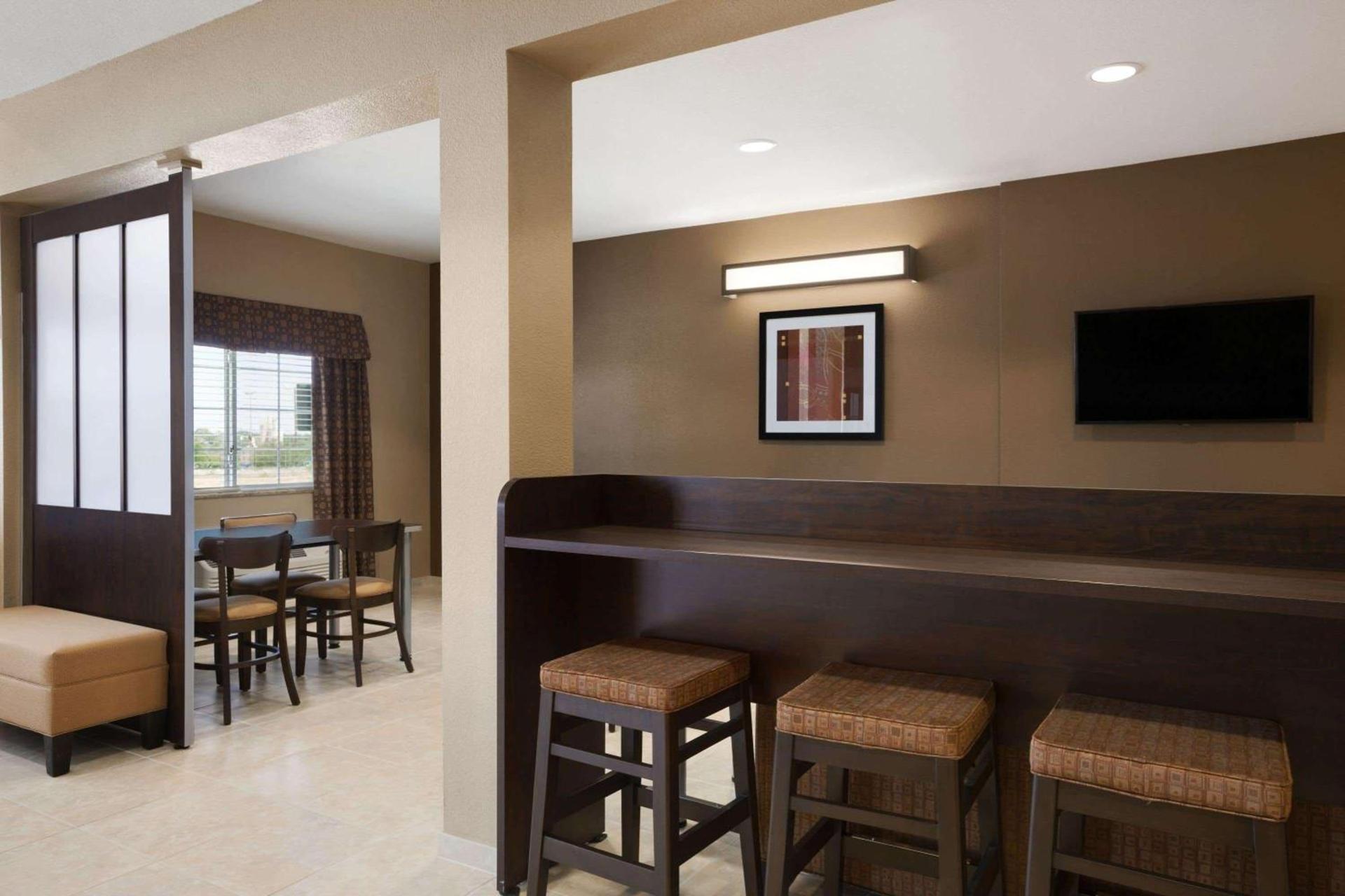 Microtel Inn & Suites Pleasanton photo 26
