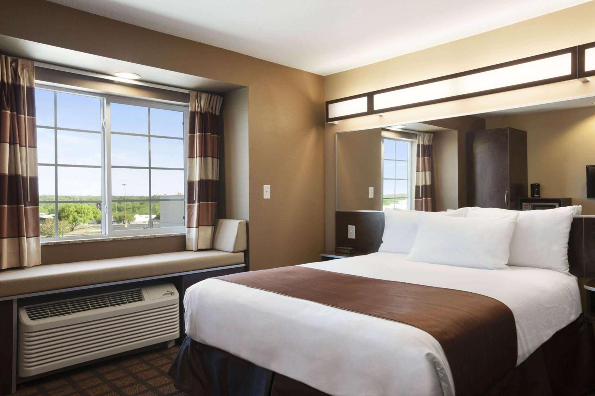 Microtel Inn & Suites Pleasanton photo 31