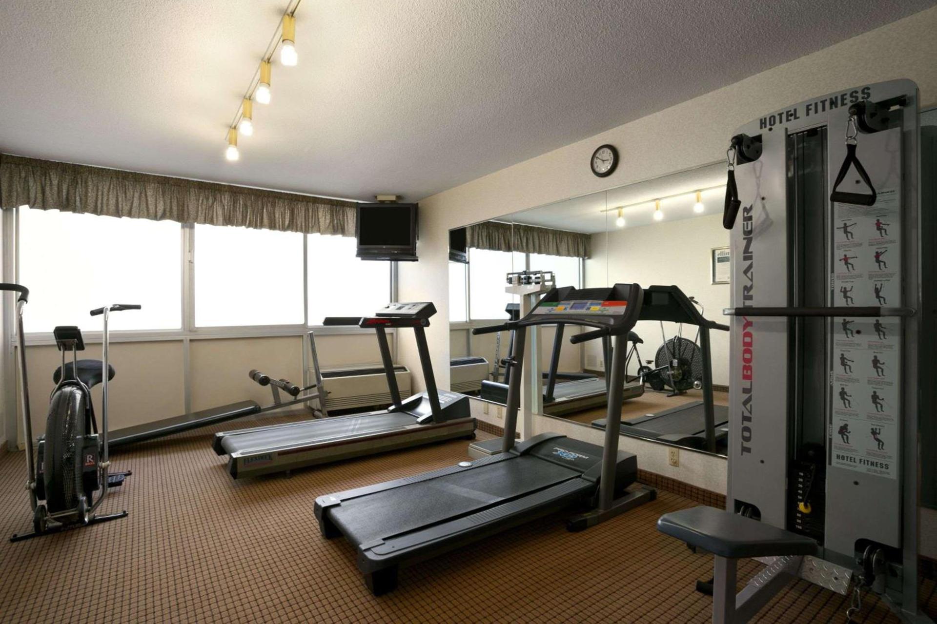 Days Inn by Wyndham Sidney OH photo 3