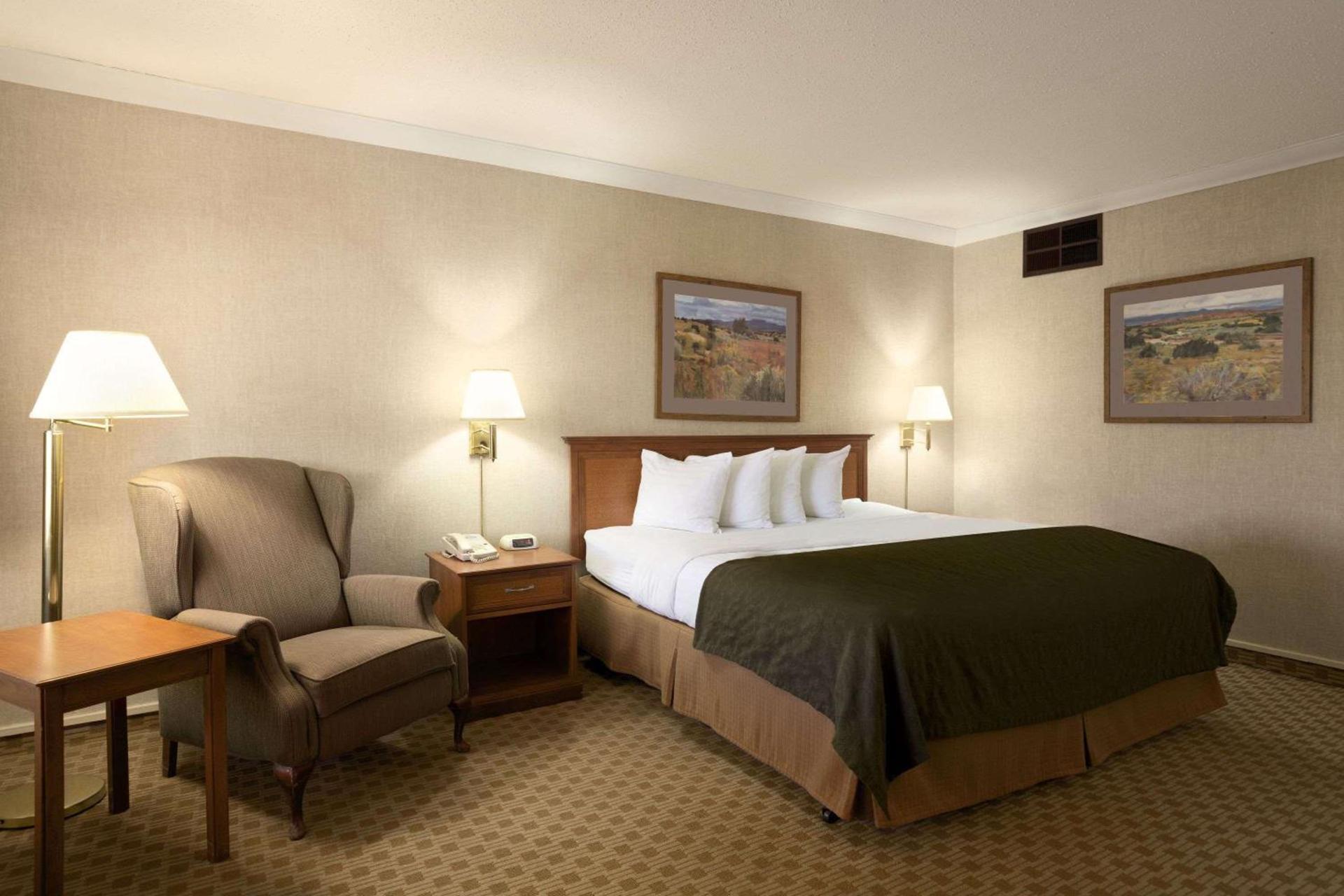 Days Inn & Suites by Wyndham Trinidad photo 6