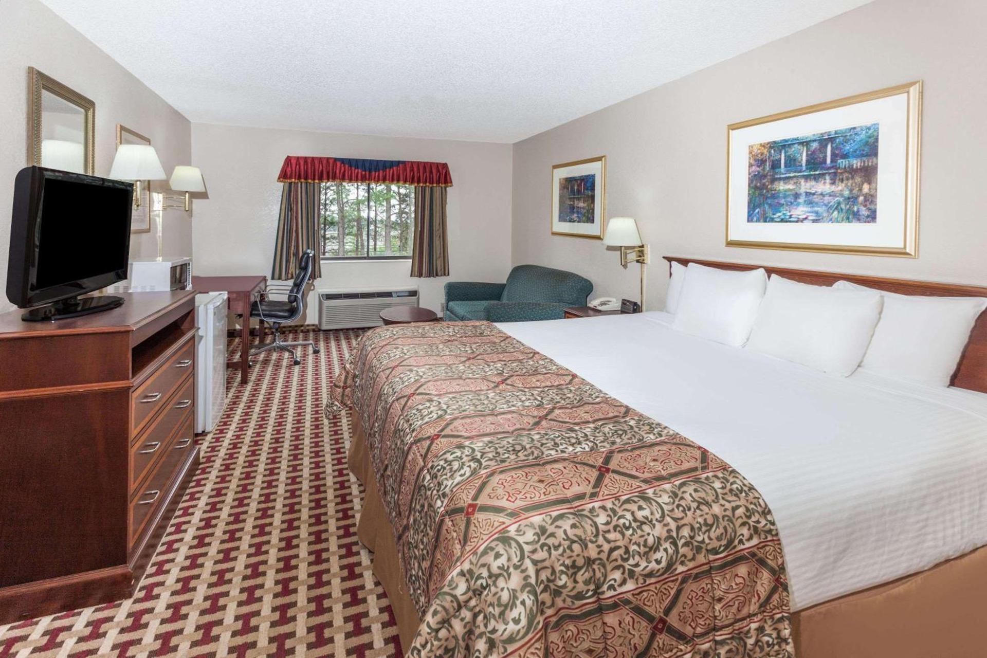 Baymont by Wyndham Smyrna photo 7