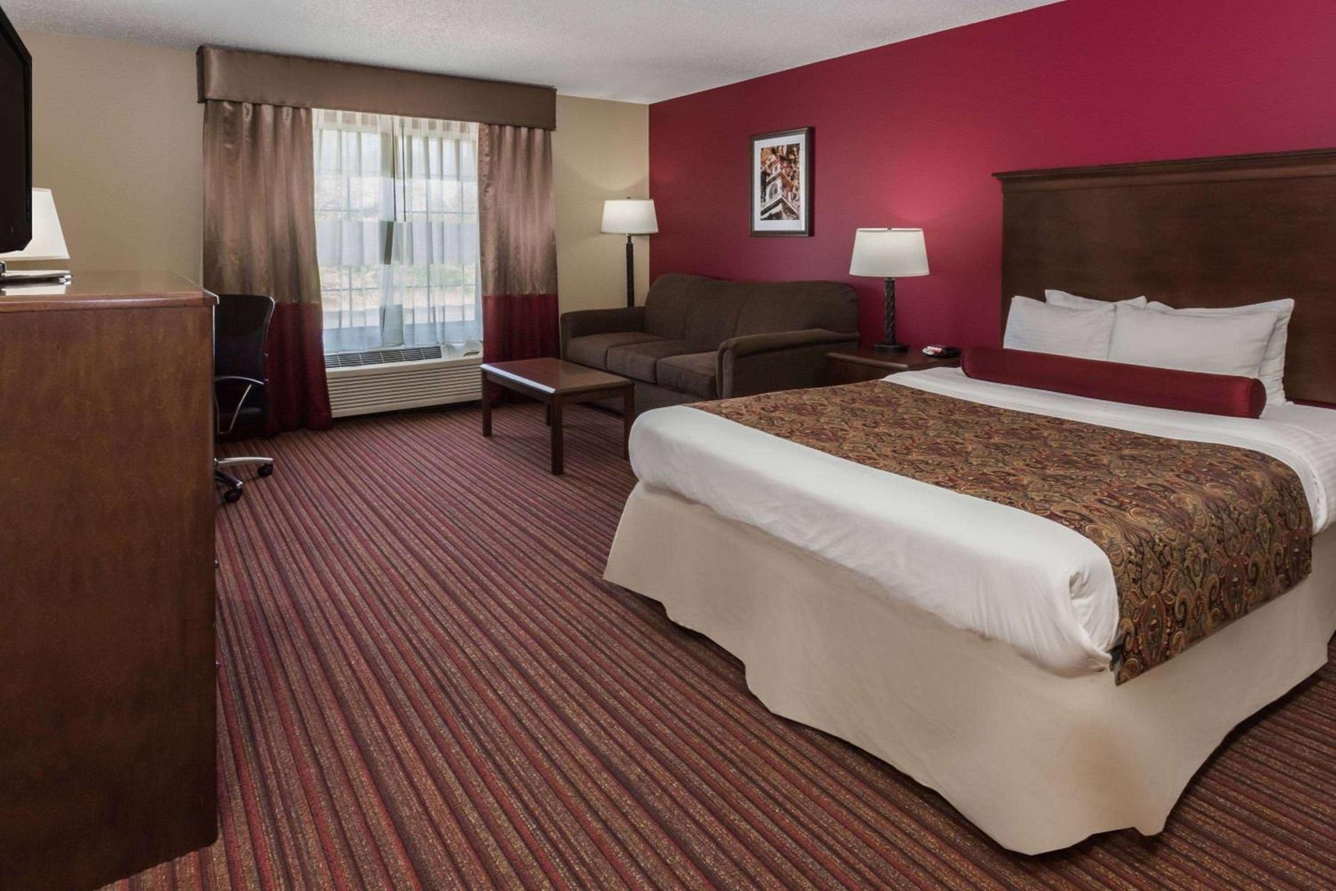 Baymont by Wyndham Mequon Milwaukee Area photo 40