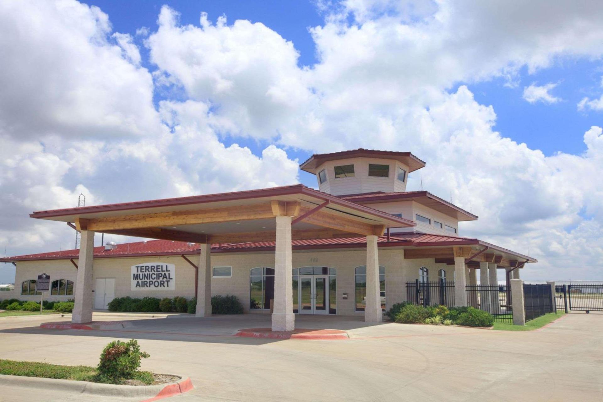Baymont by Wyndham Terrell photo 13