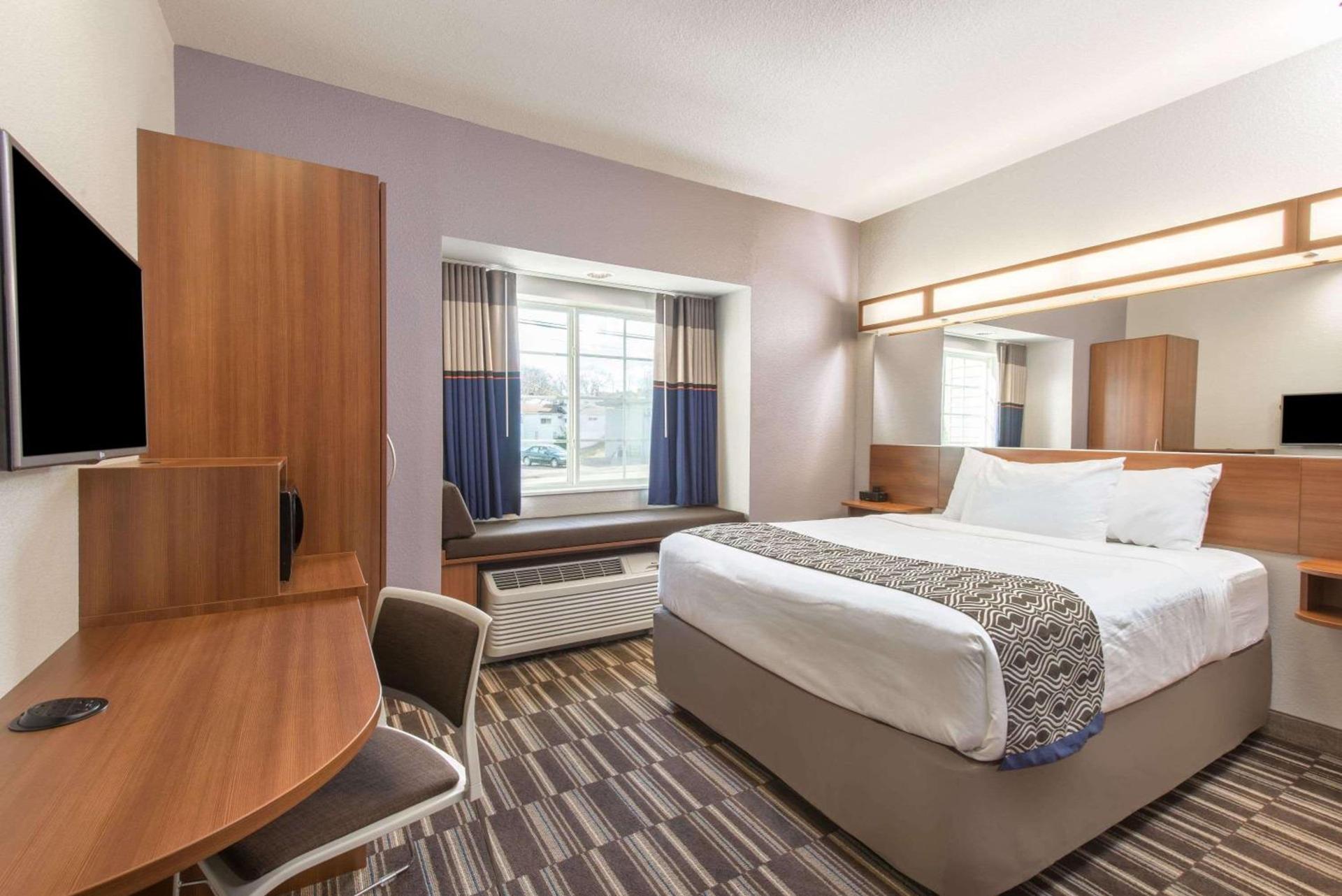Microtel Inn & Suites by Wyndham Cadiz photo 6