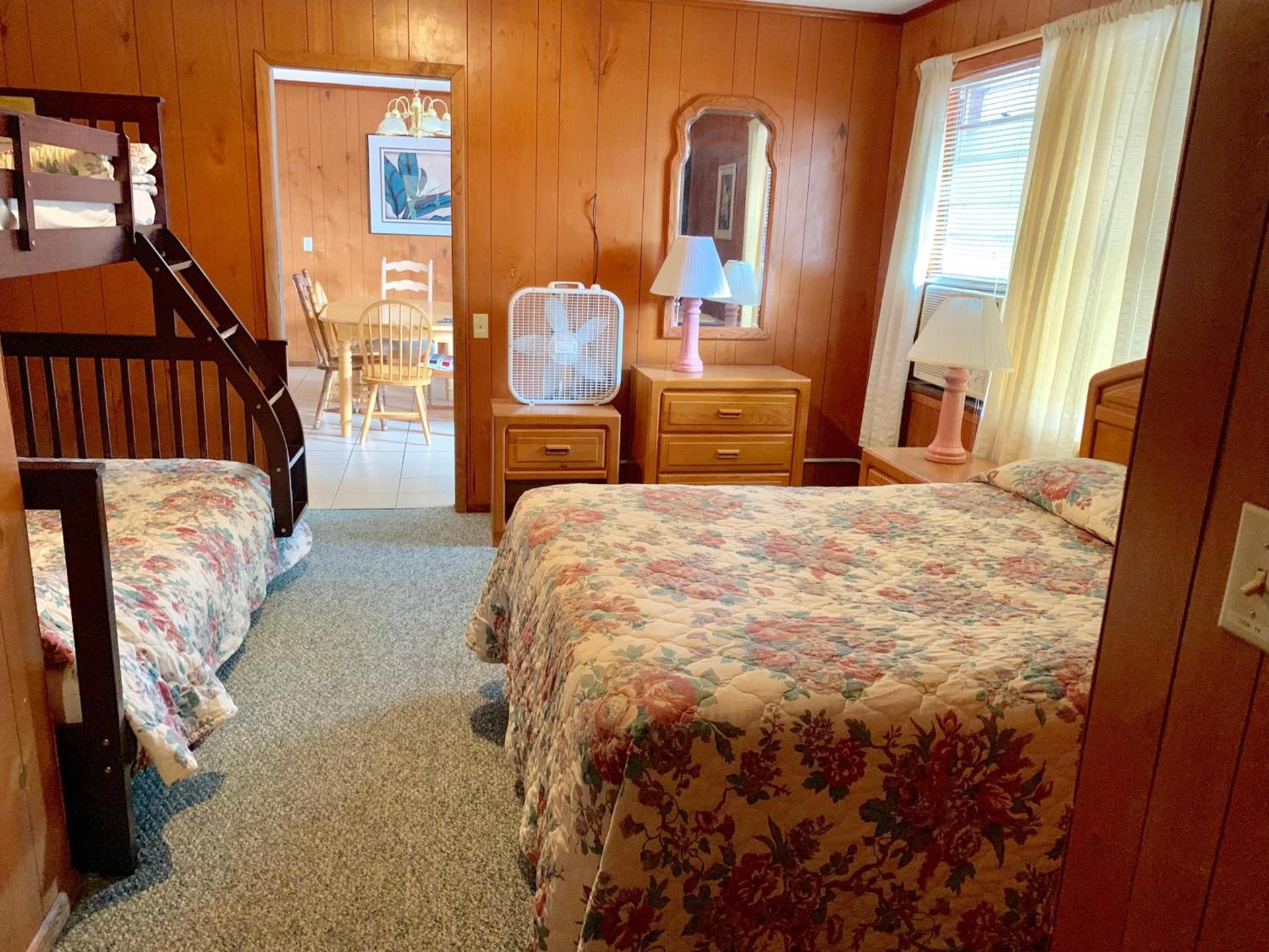 Phillips Historic Motel & Cottages photo 18