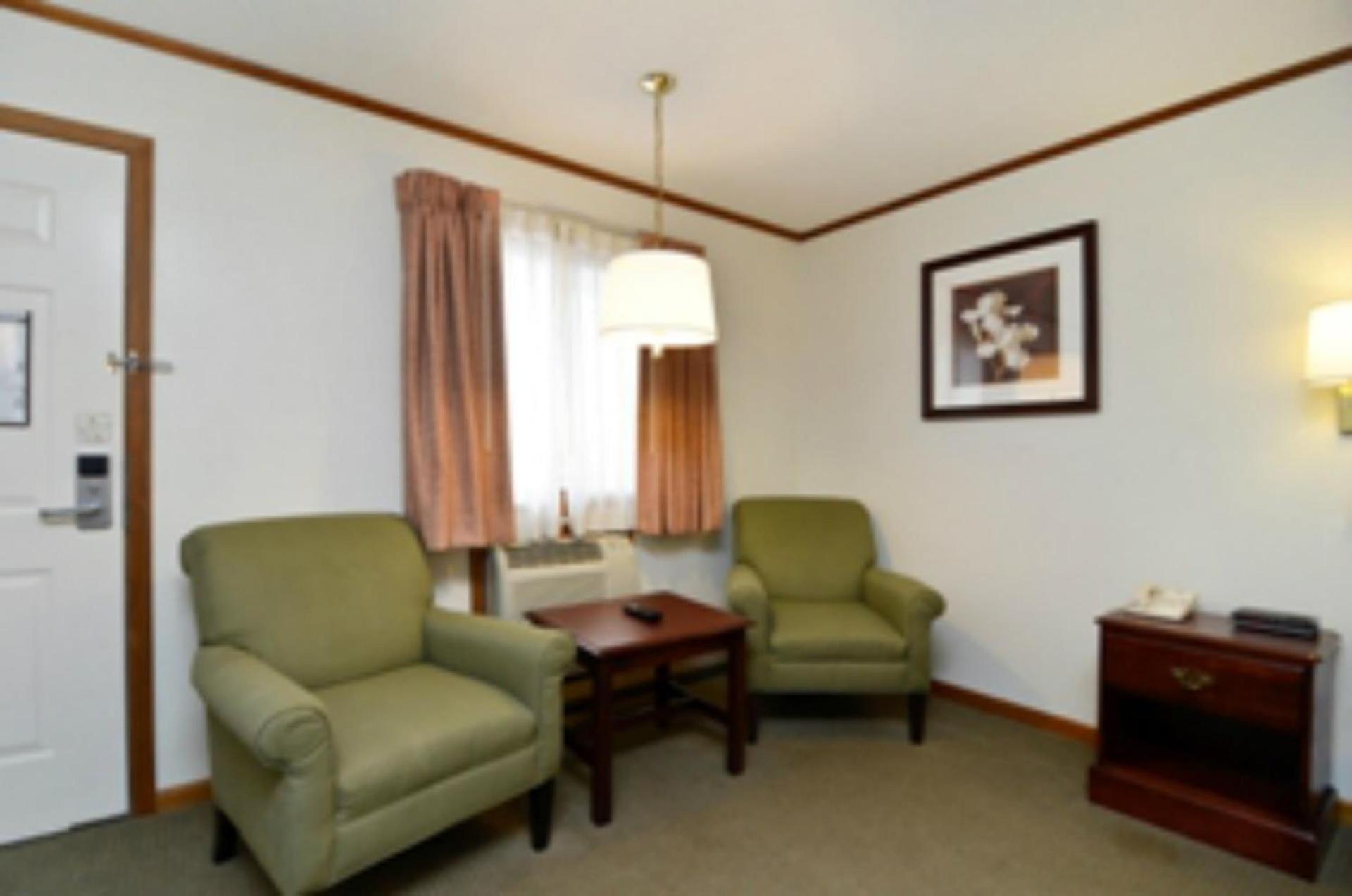 SureStay by Best Western Cameron photo 43