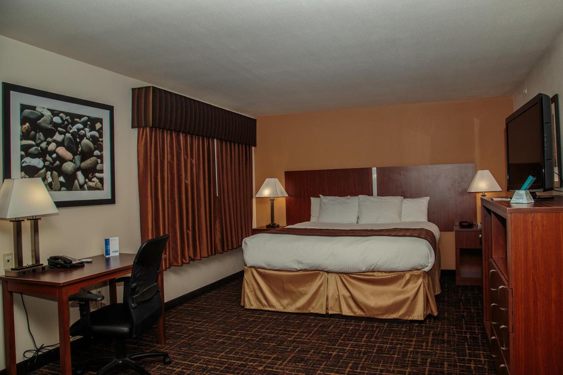 Richland Inn and Suites photo 13