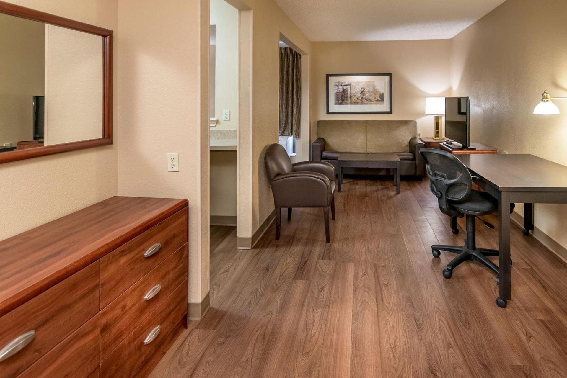 Extended Stay America Suites - Arlington - Six Flags photo 58