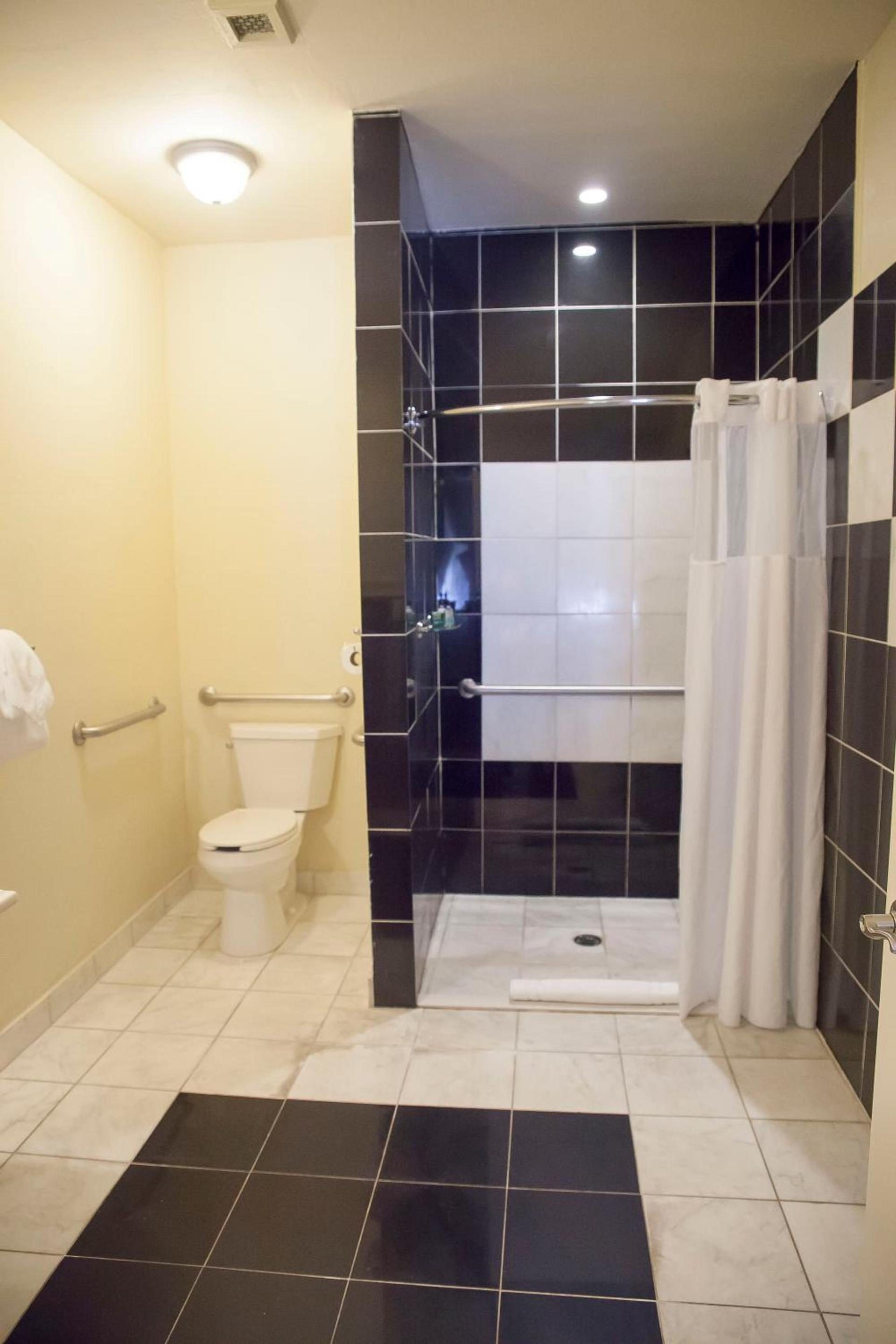 Niagara Crossing Hotel and Spa photo 8