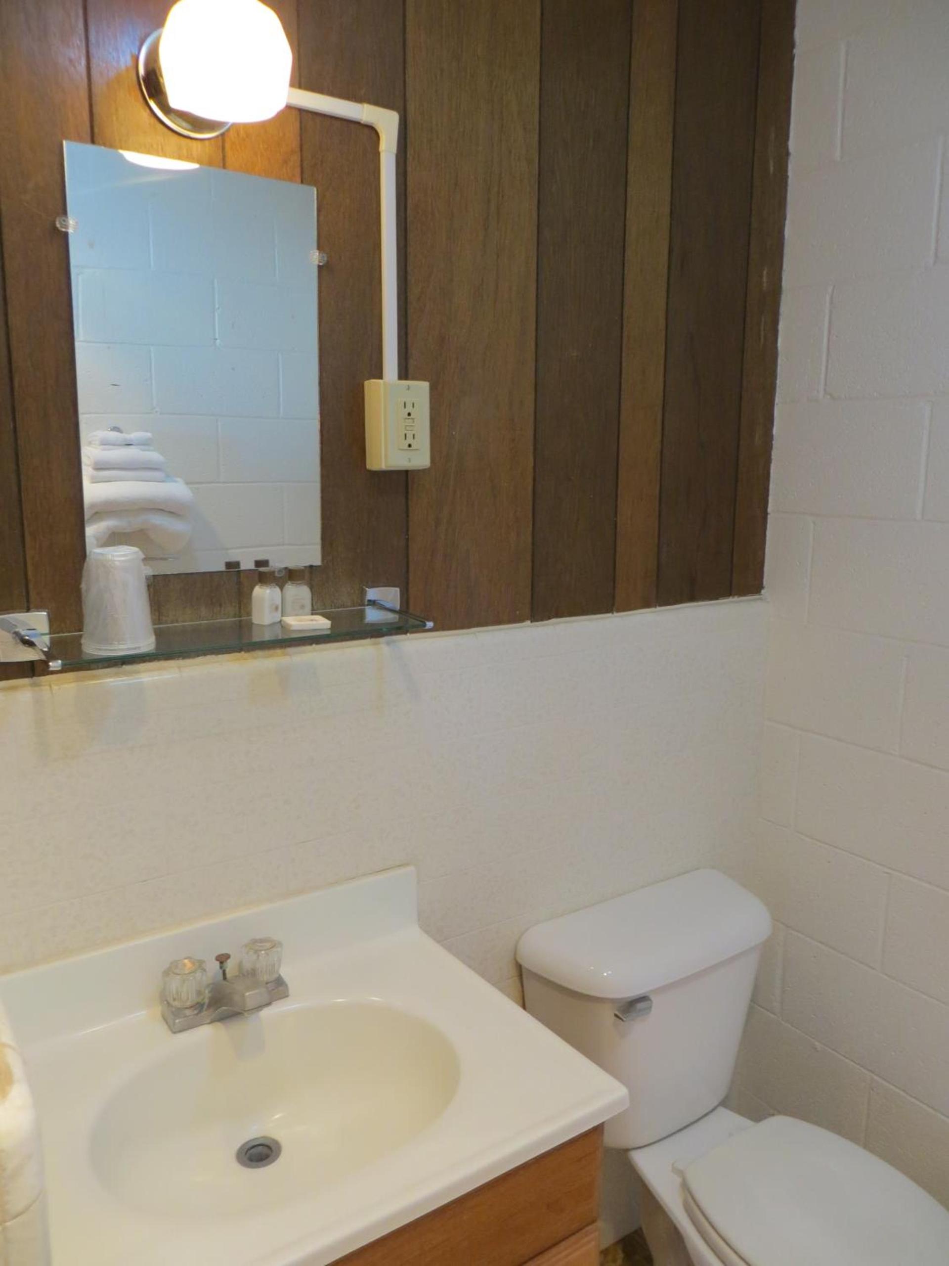 Alamo Inn photo 11