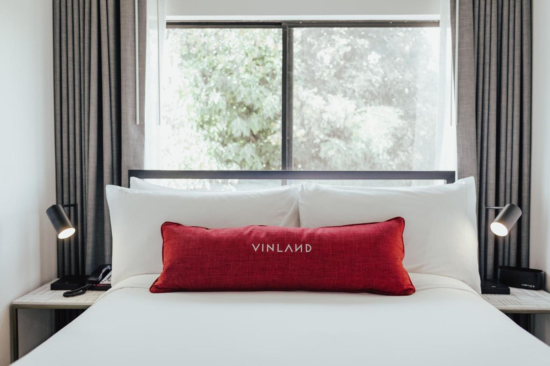 Vinland Hotel and Lounge photo 57
