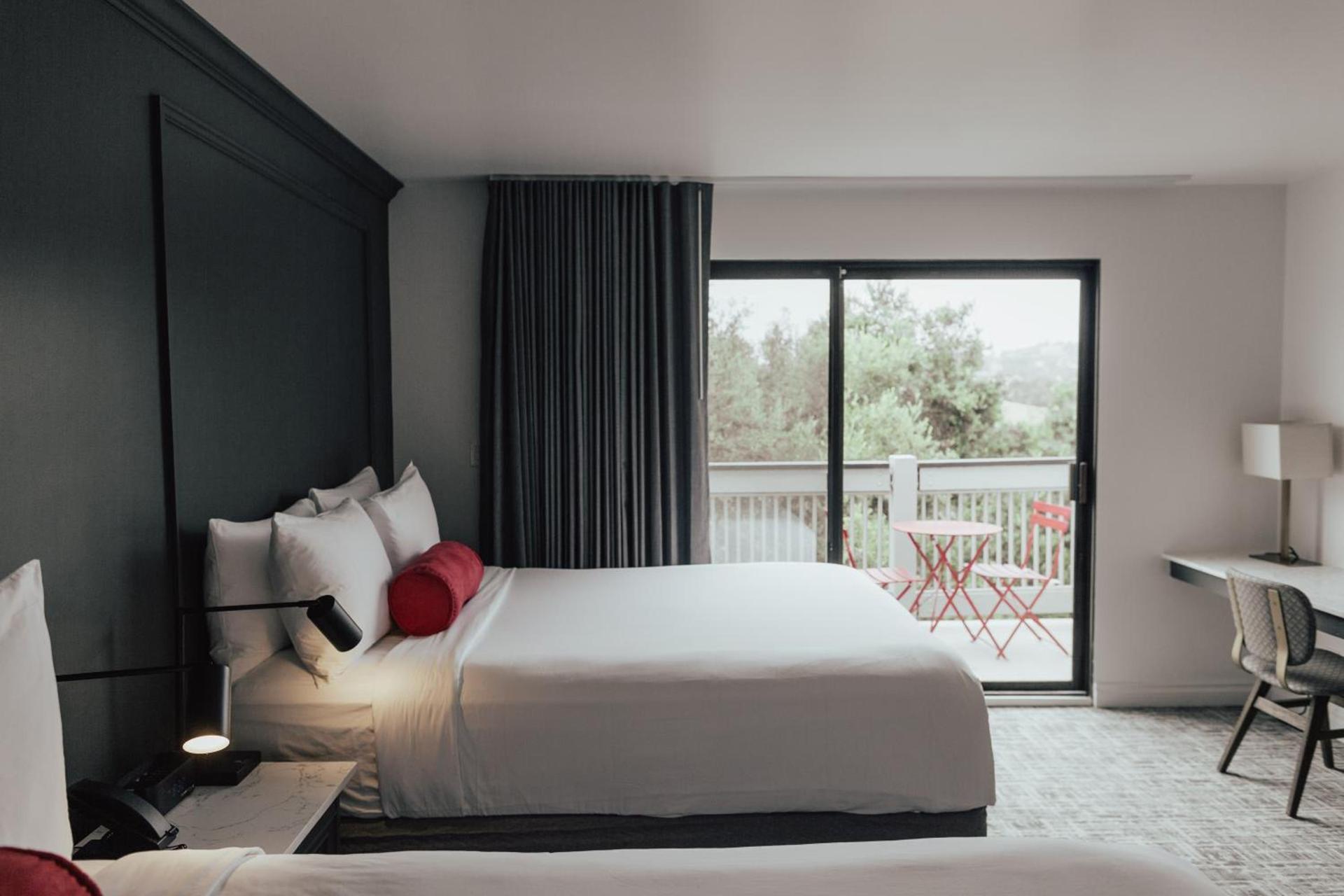 Vinland Hotel and Lounge photo 64