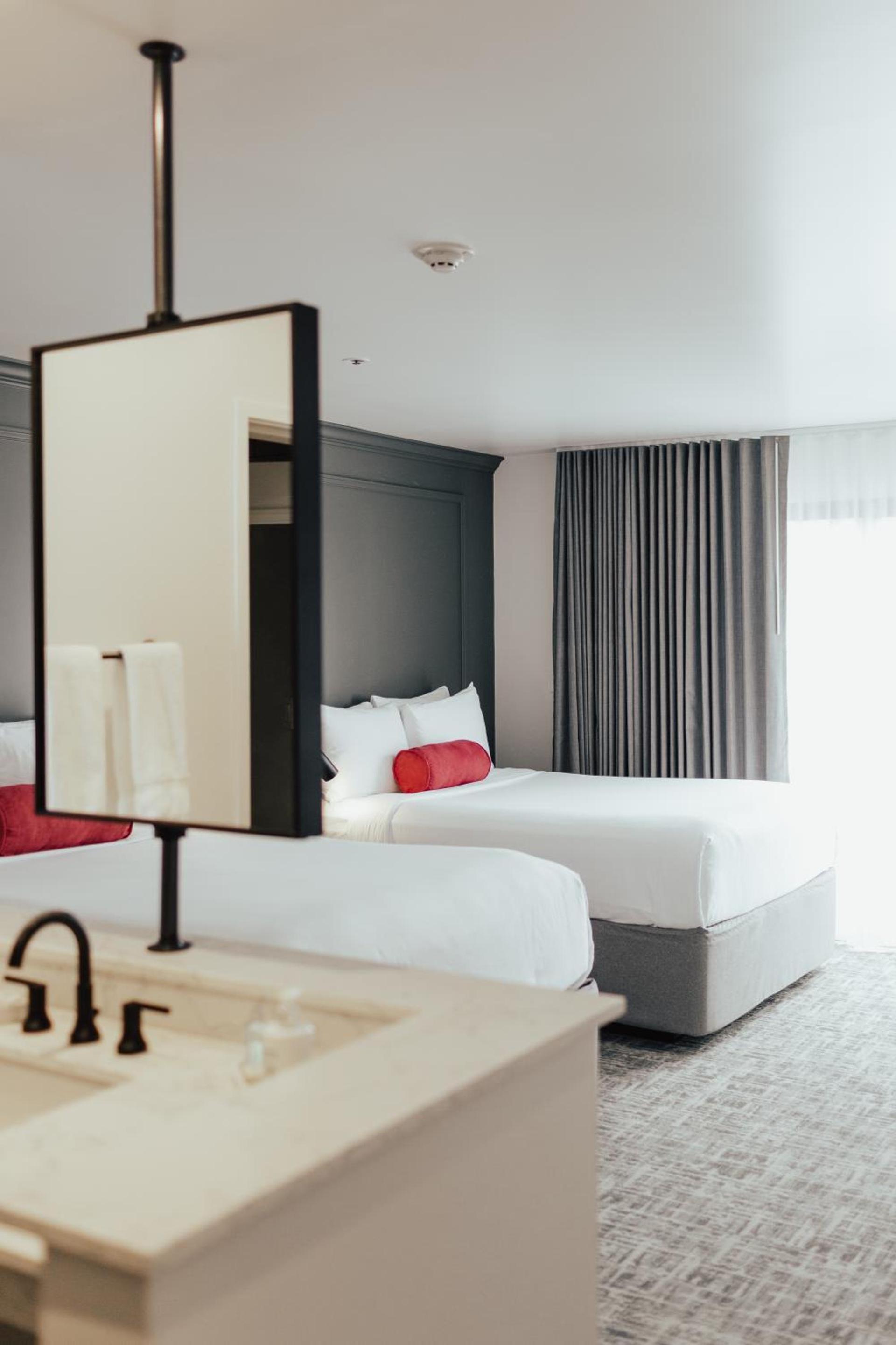 Vinland Hotel and Lounge photo 66