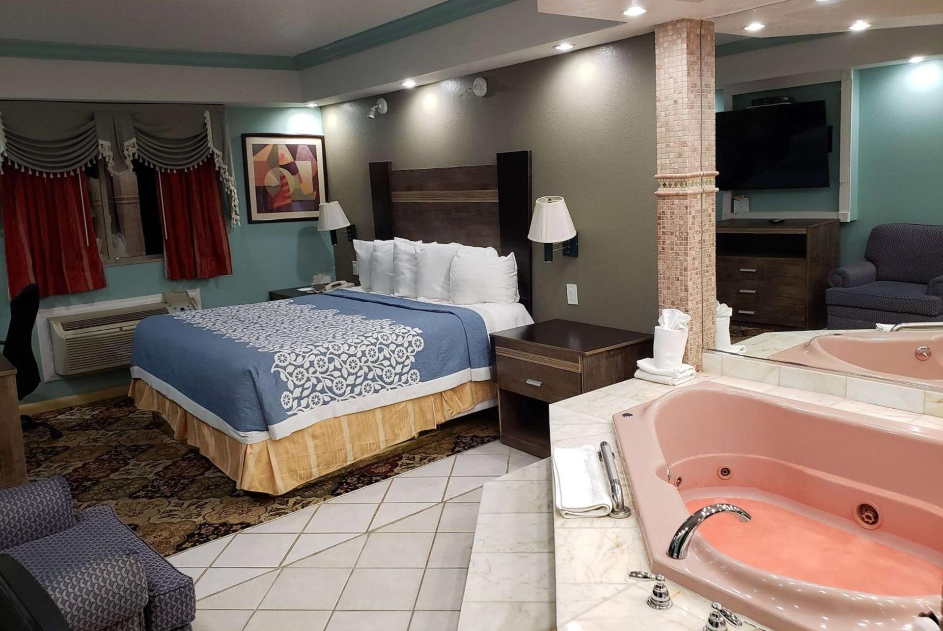 Days Inn by Wyndham Nanuet / Spring Valley photo 9