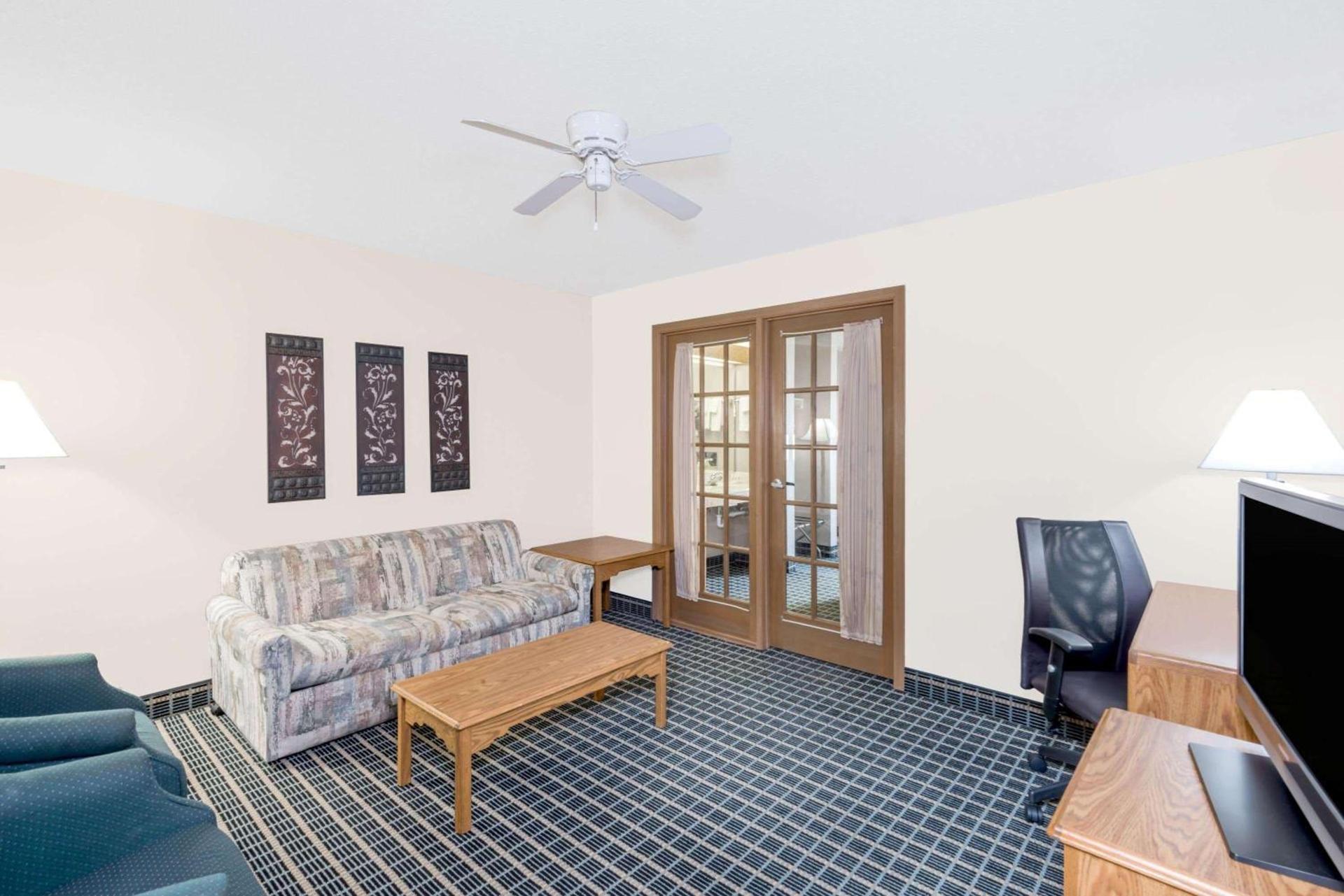 Baymont by Wyndham Marshalltown photo 13
