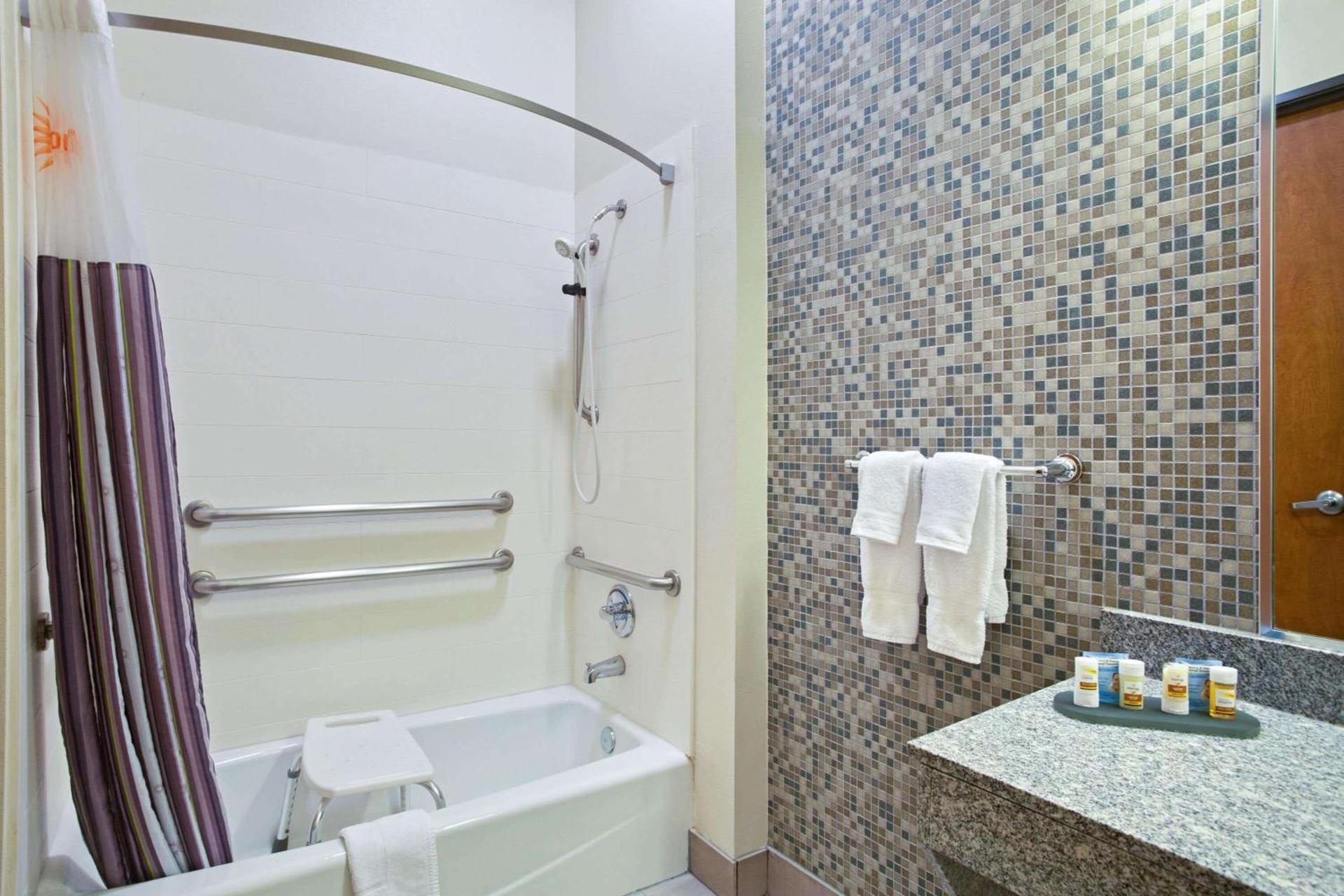 La Quinta by Wyndham Austin NW/Lakeline Mall photo 43