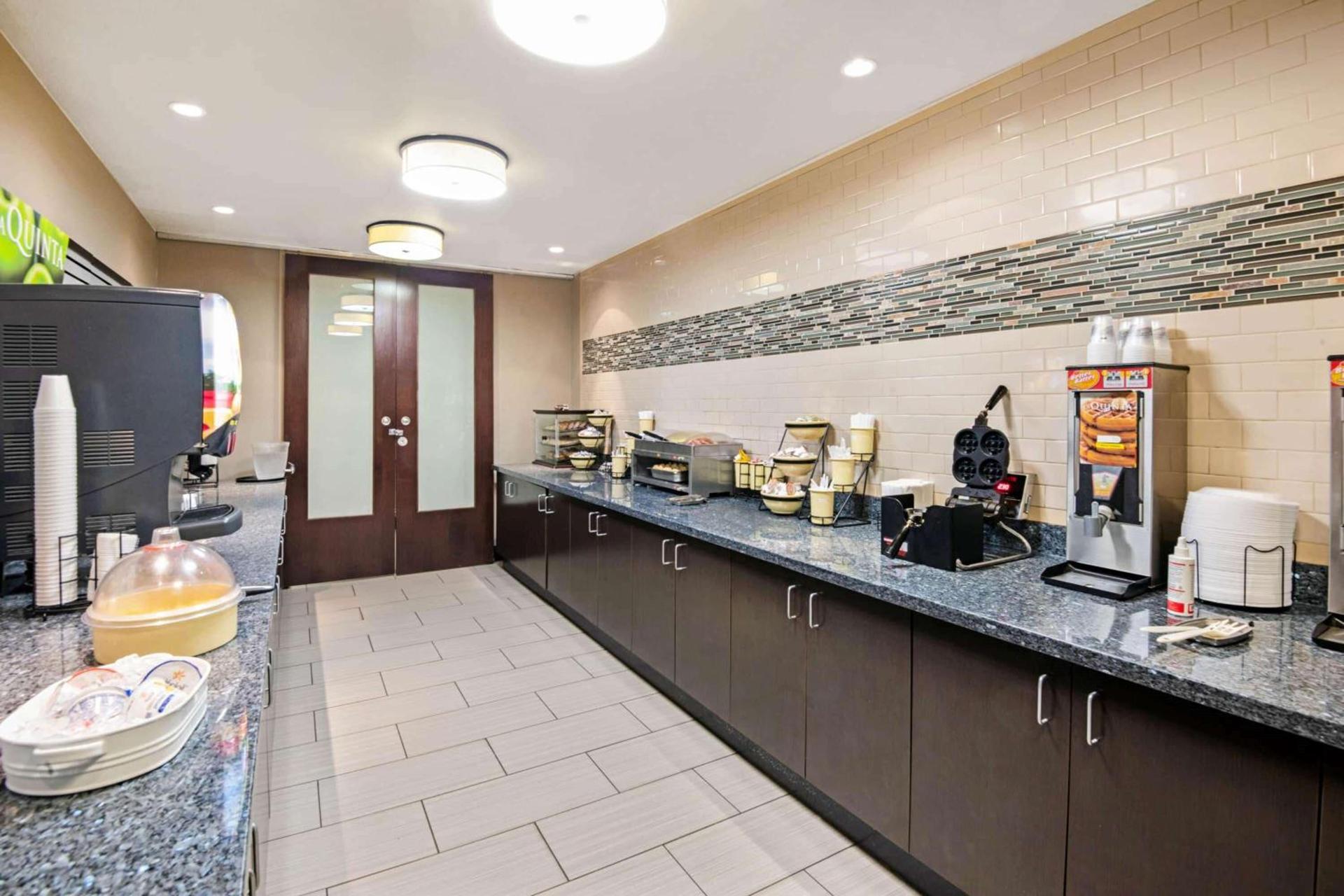 La Quinta Inn & Suites by Wyndham Durant photo 41