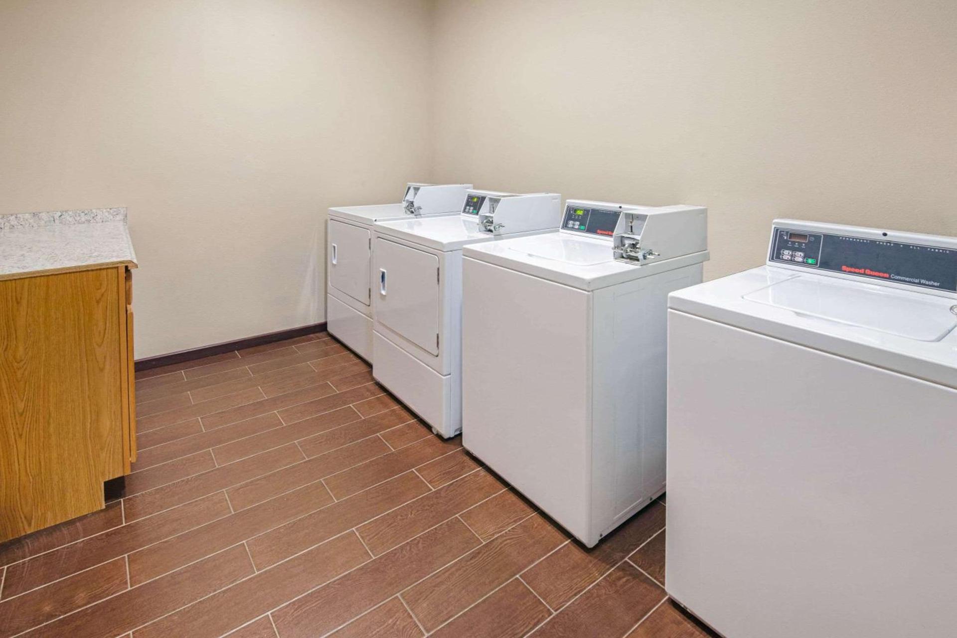 La Quinta Inn & Suites by Wyndham Durant photo 73