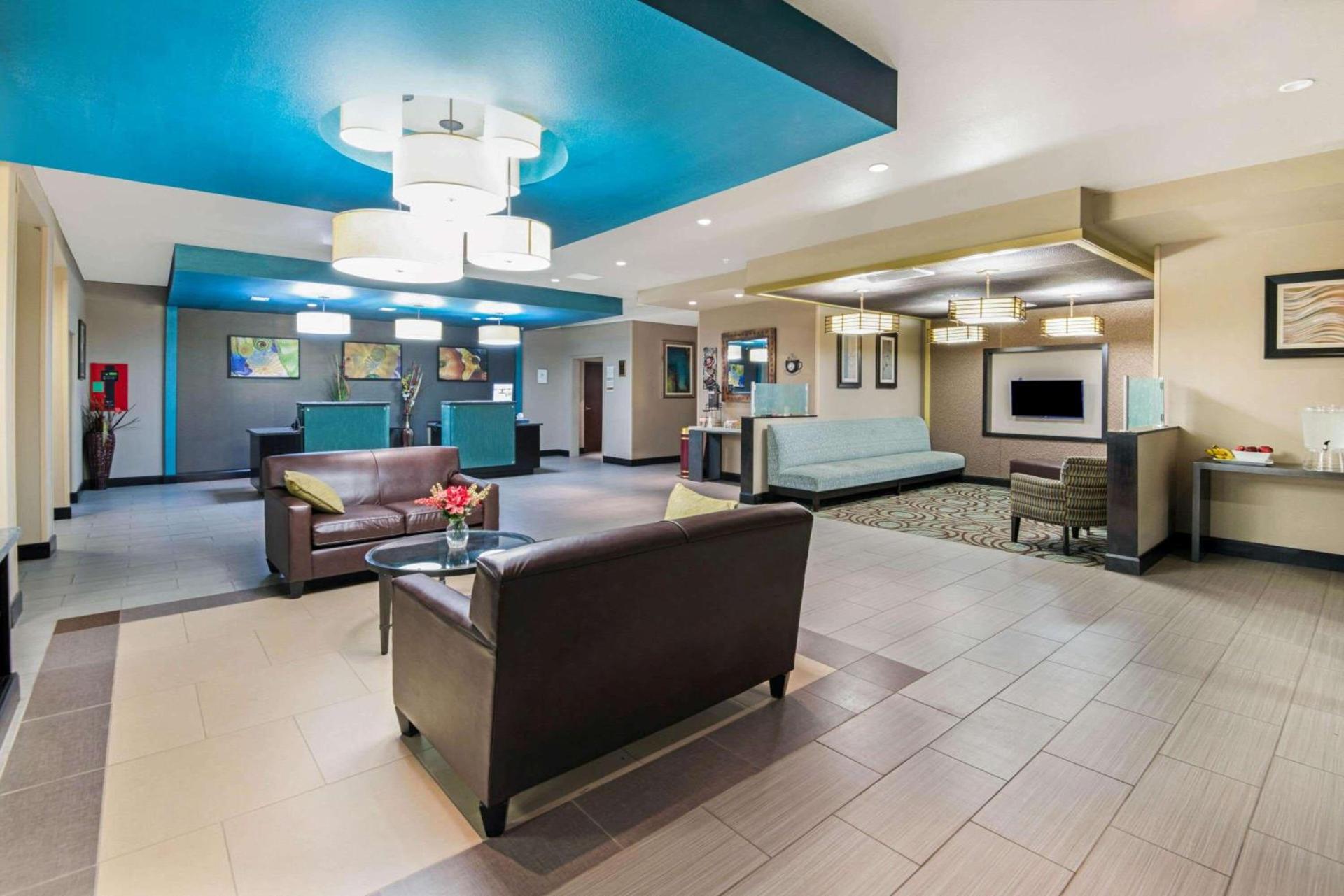 La Quinta Inn & Suites by Wyndham Durant photo 43