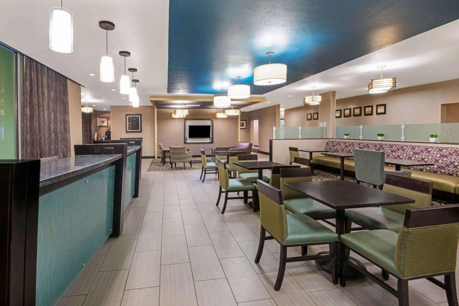 La Quinta Inn & Suites by Wyndham Durant photo 44