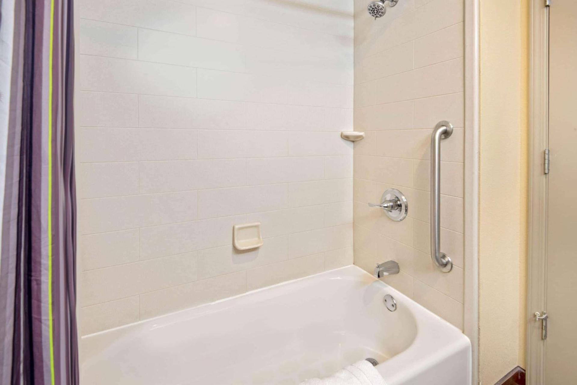 La Quinta Inn & Suites by Wyndham Durant photo 46