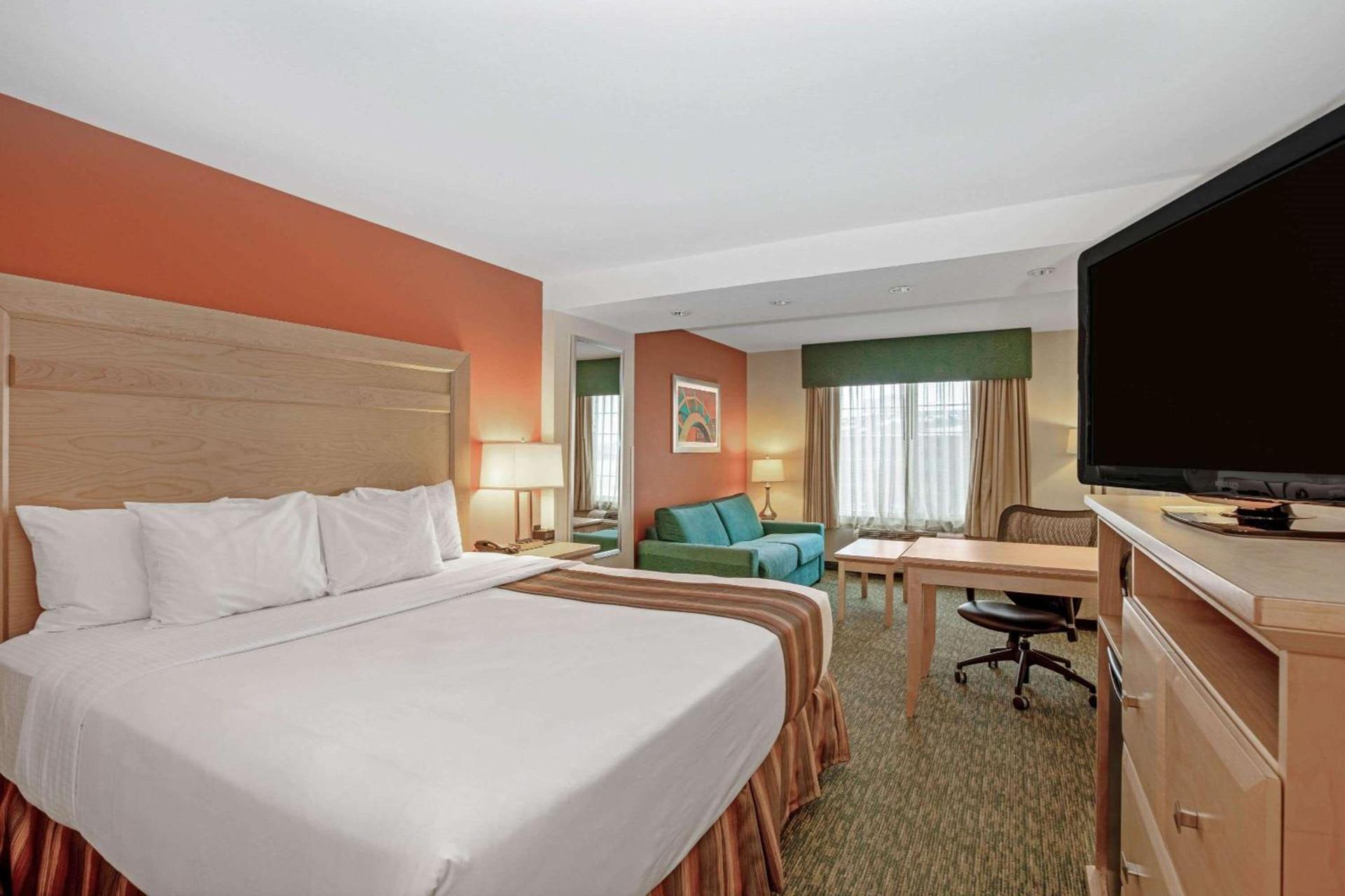 La Quinta by Wyndham Grand Forks photo 18