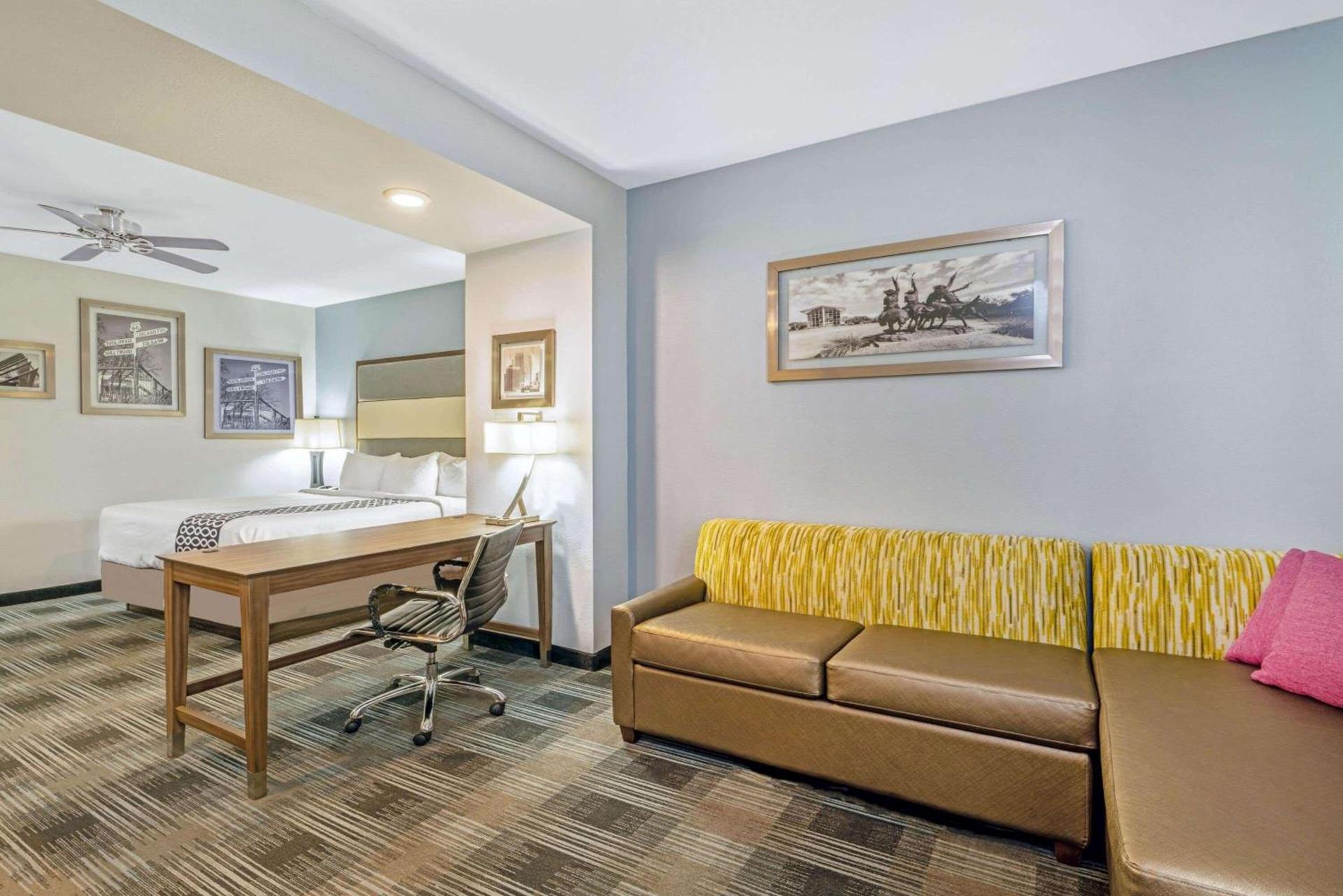 La Quinta by Wyndham Guthrie photo 16
