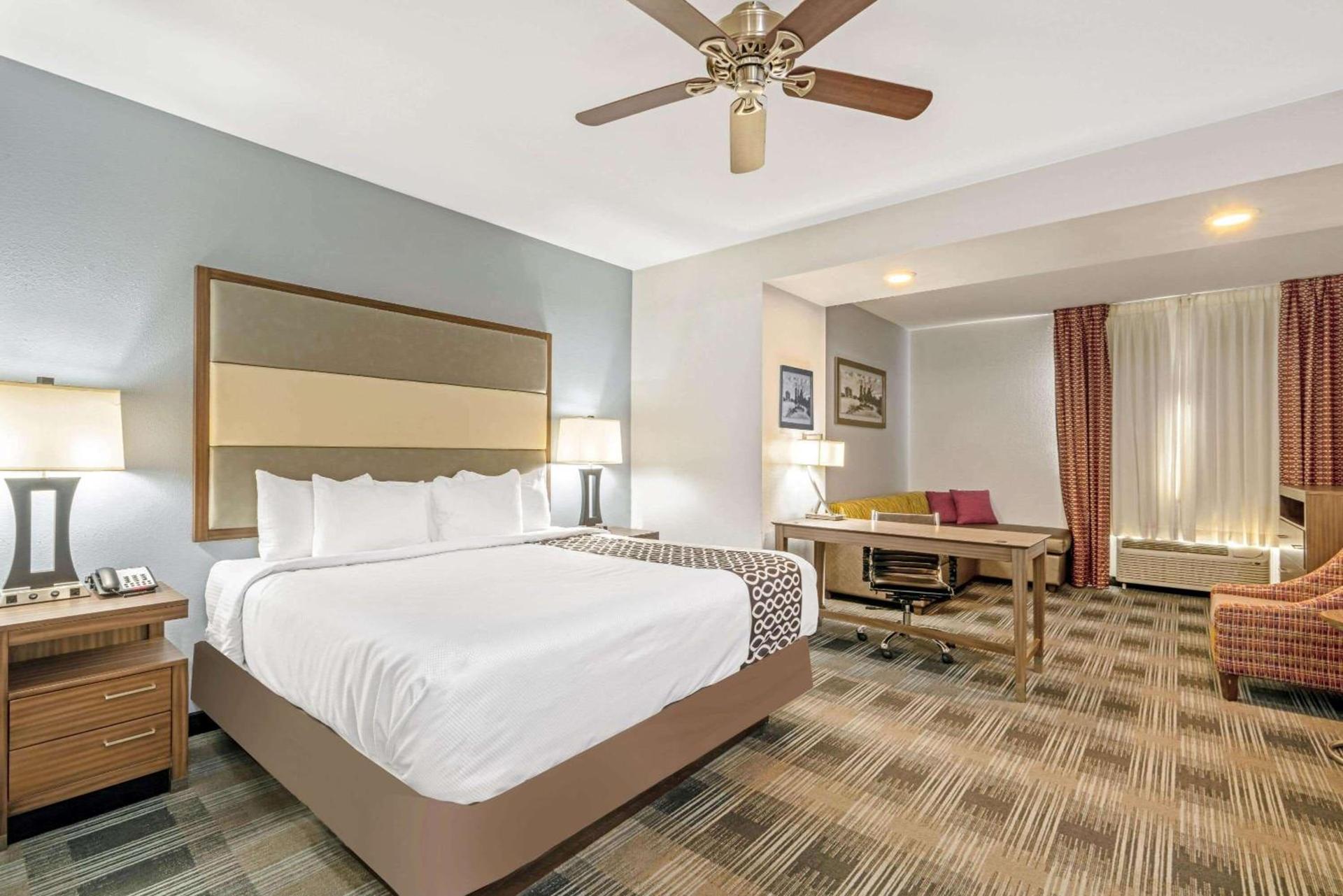 La Quinta by Wyndham Guthrie photo 17