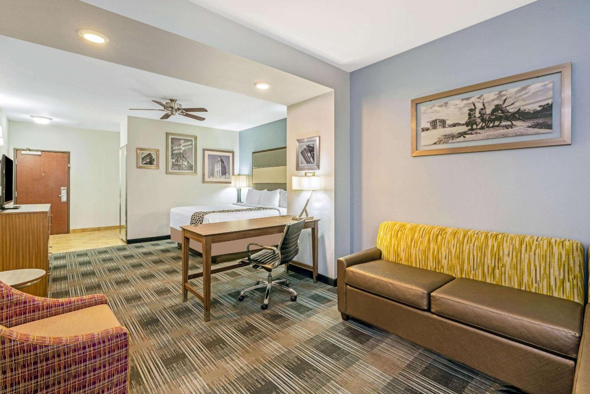 La Quinta by Wyndham Guthrie photo 18