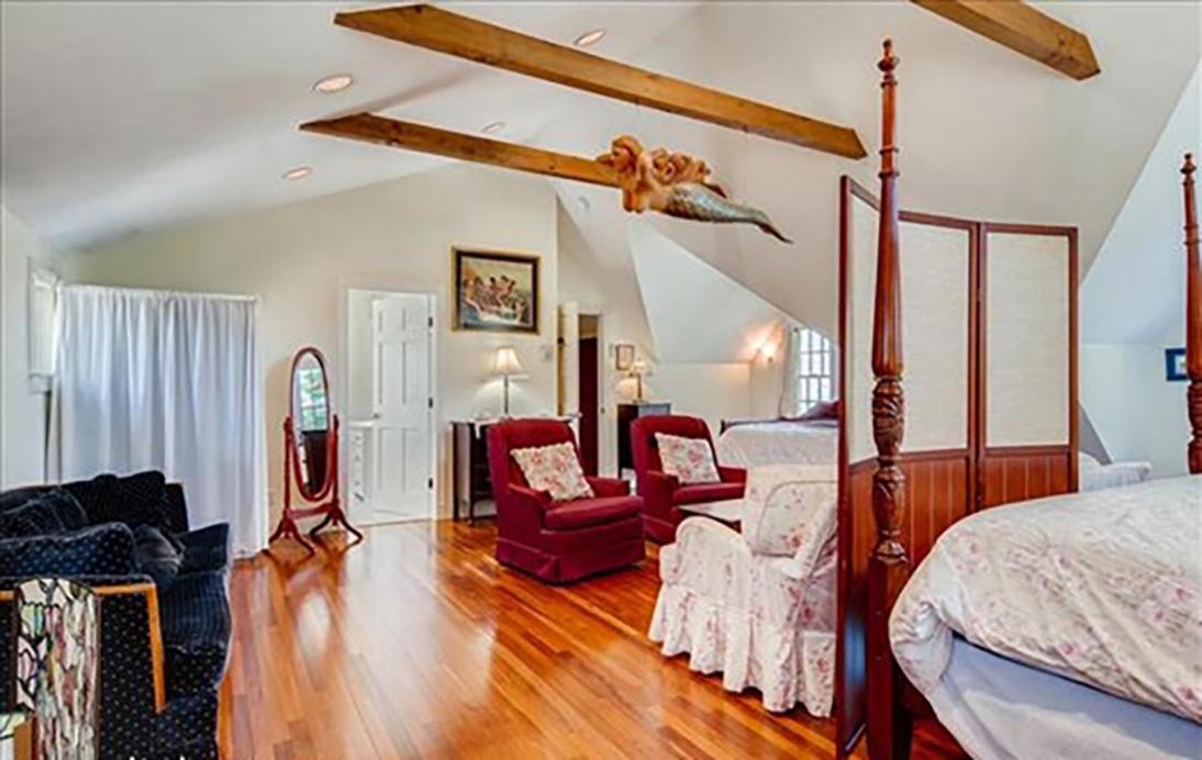 West Tisbury Inn photo 6