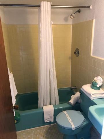 Gold Crest Motel photo 27